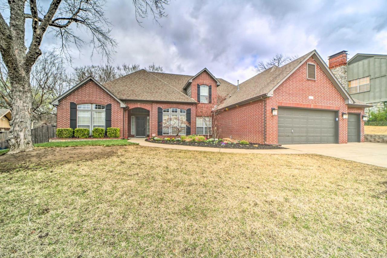 Pet-friendly Escape With Private Hot Tub! * Tulsa