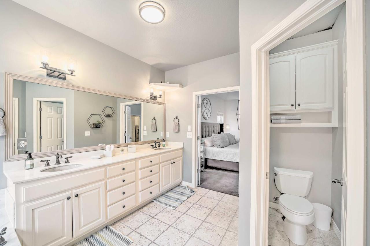 Holiday home Pet-friendly Escape With Private Hot Tub!