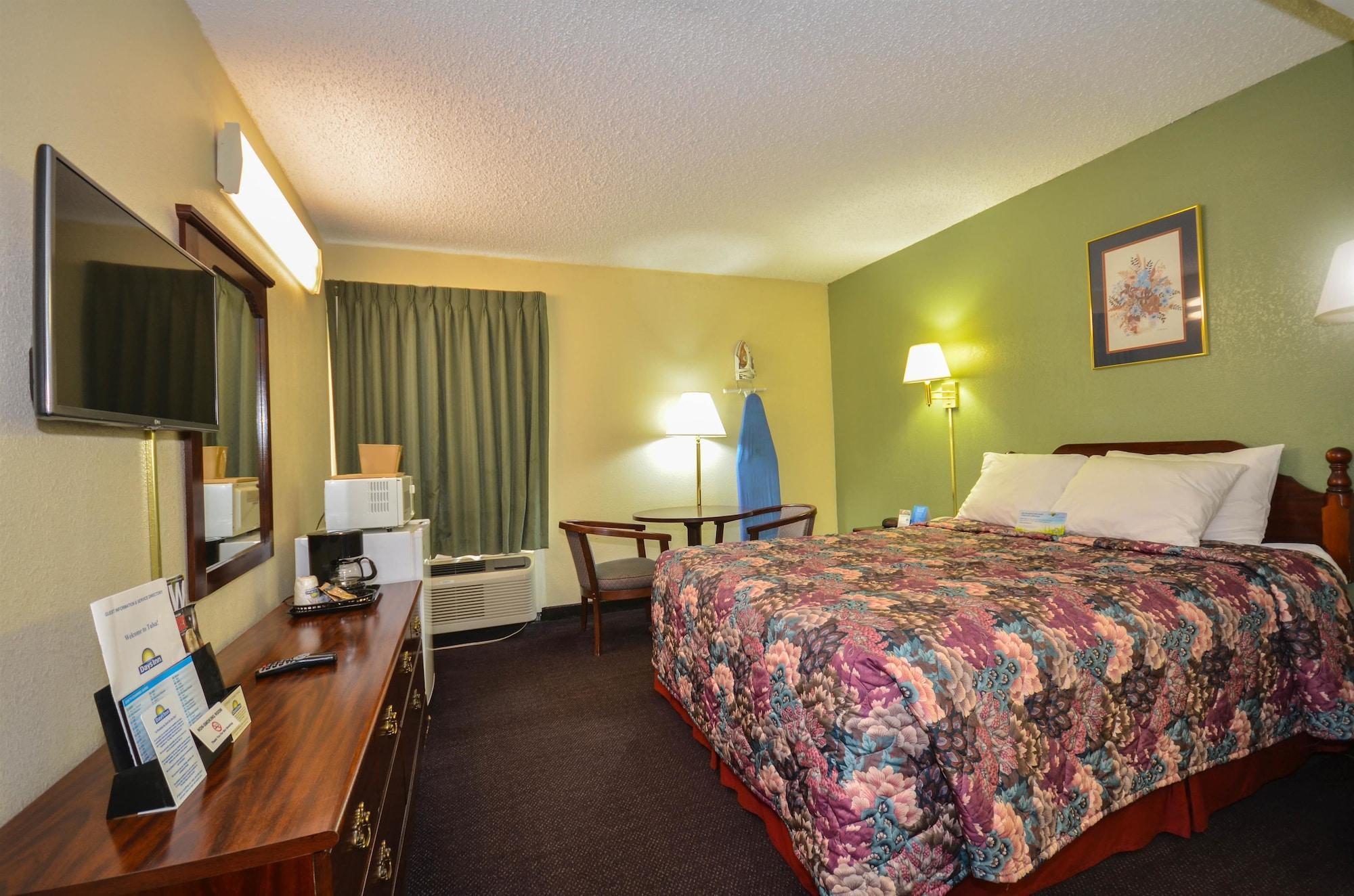 Hotel Days By Wyndham Southern Hills/oru Tulsa