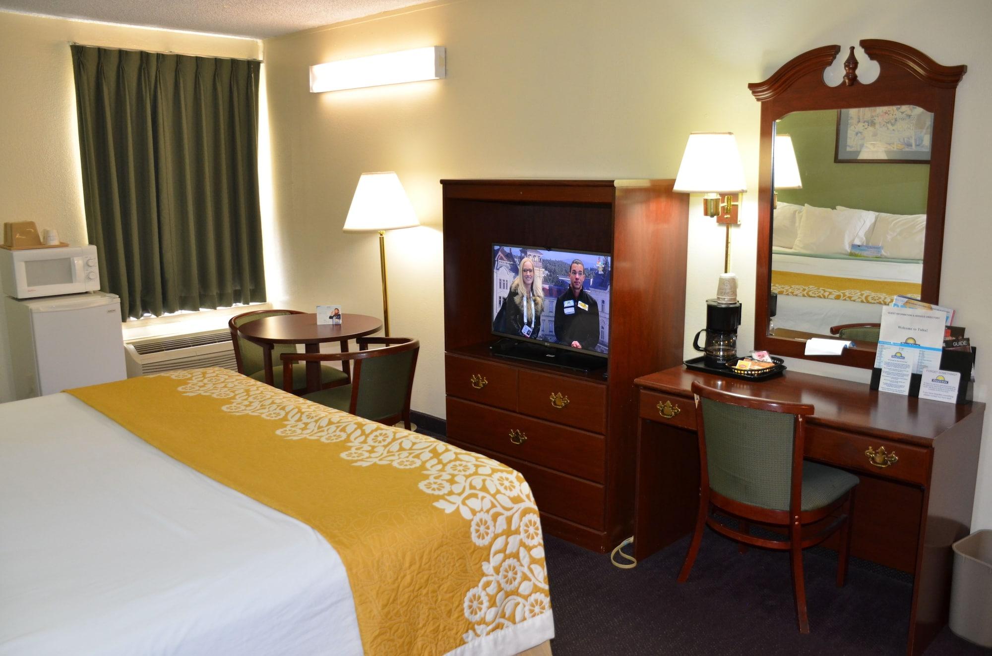 Days By Wyndham Southern Hills/oru Hotel