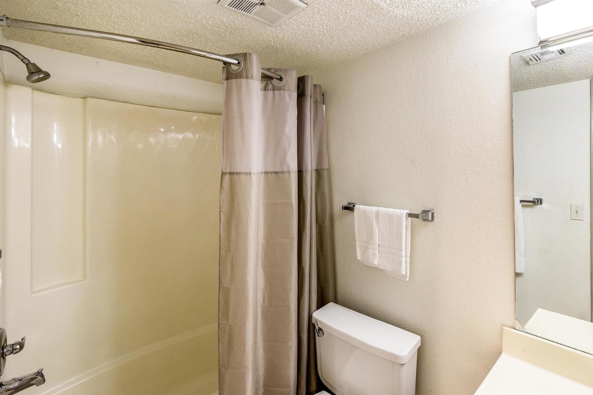 Hotel 6-tulsa, Ok Tulsa