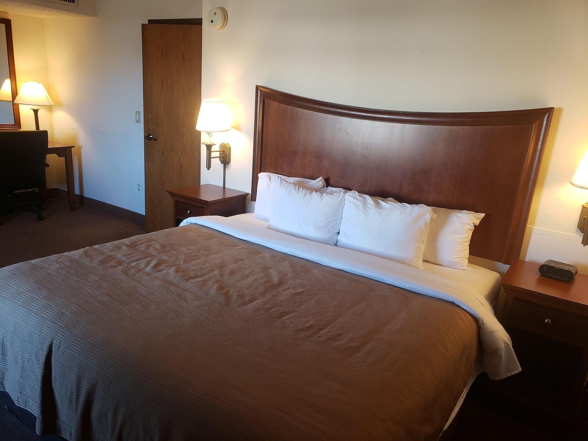 Square Central, I-44 By Oyo 3*