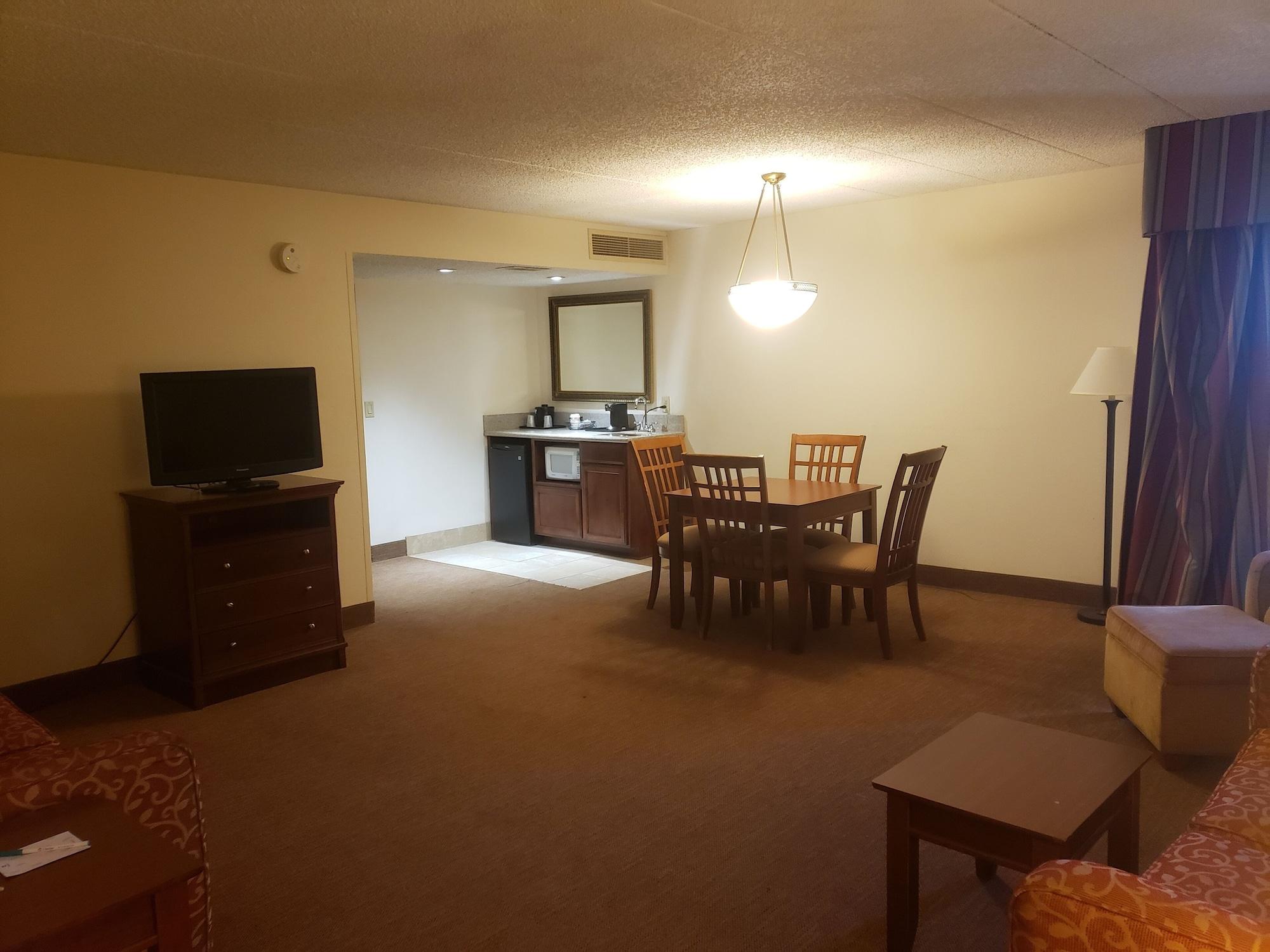 Square Central, I-44 By Oyo 3*