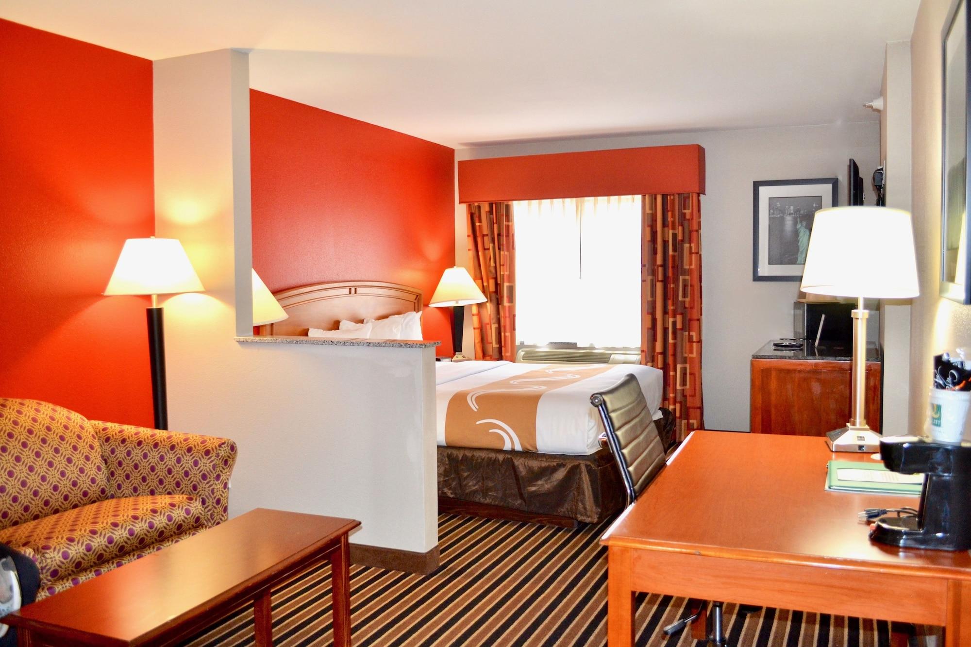 Hotel Quality I-44 3*