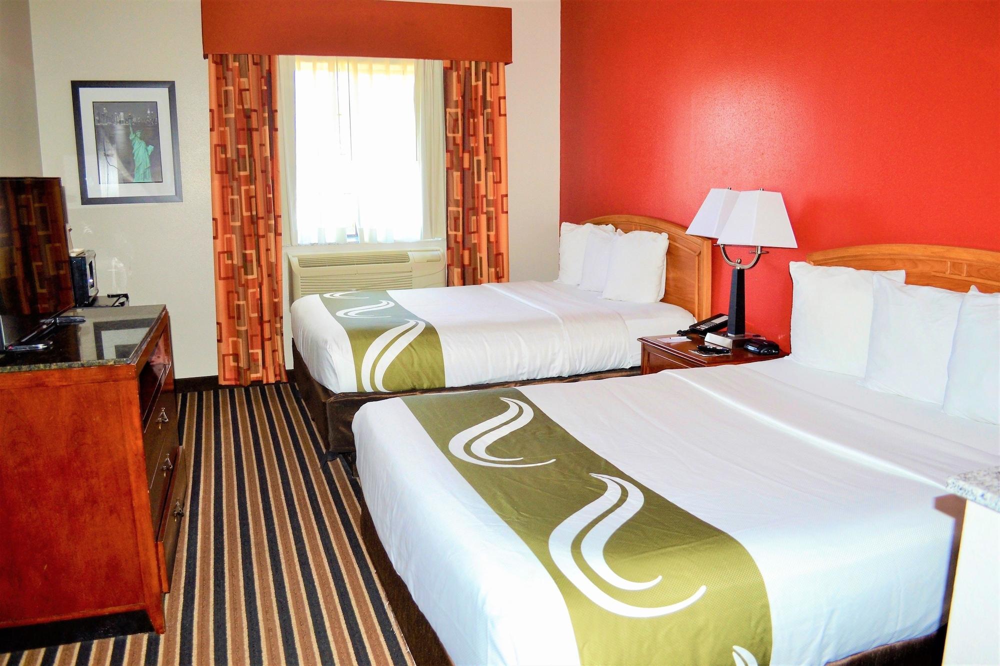 Hotel Quality I-44 3*