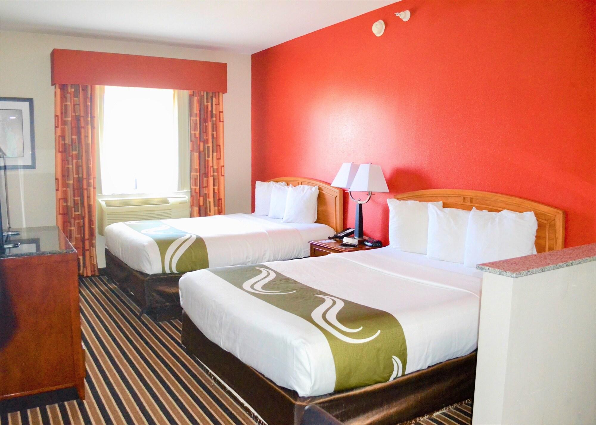 Hotel Quality I-44 3*