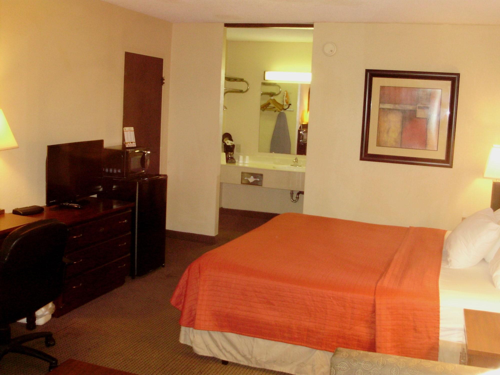 Trade Winds Motel 3*
