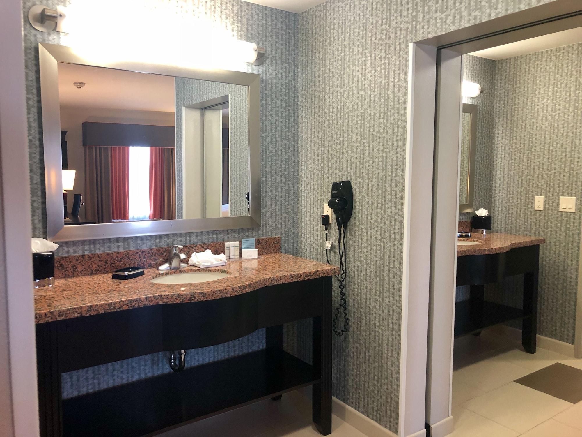 Hampton And Hotel 3*