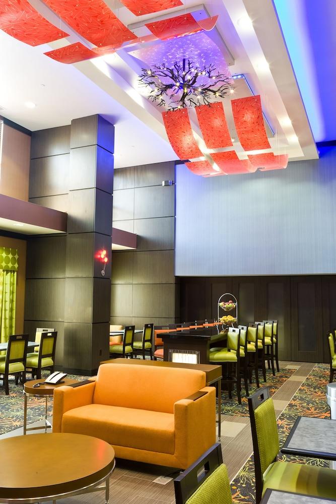 Hotel Hampton And