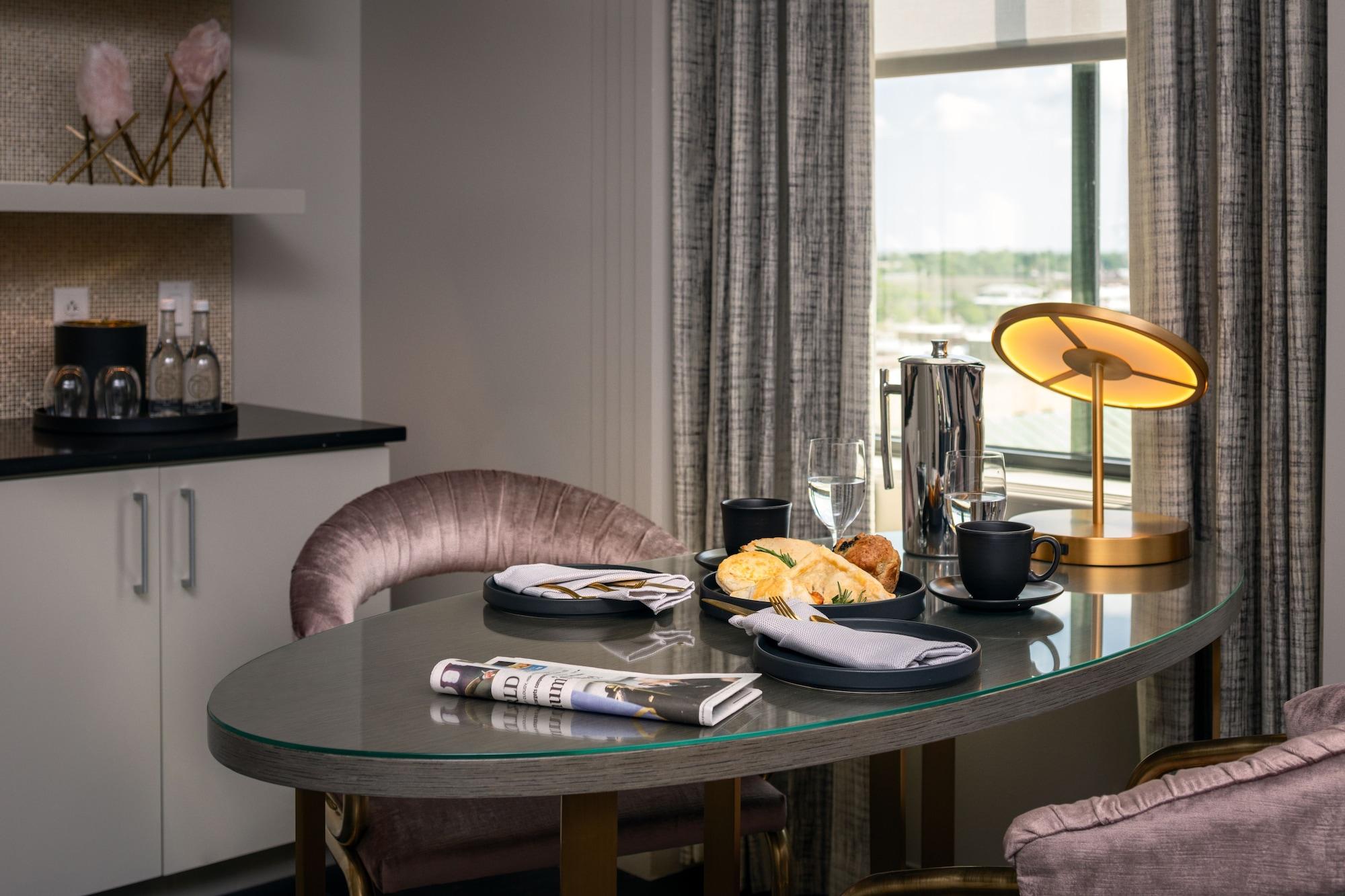 Club Curio Collection By Hilton
