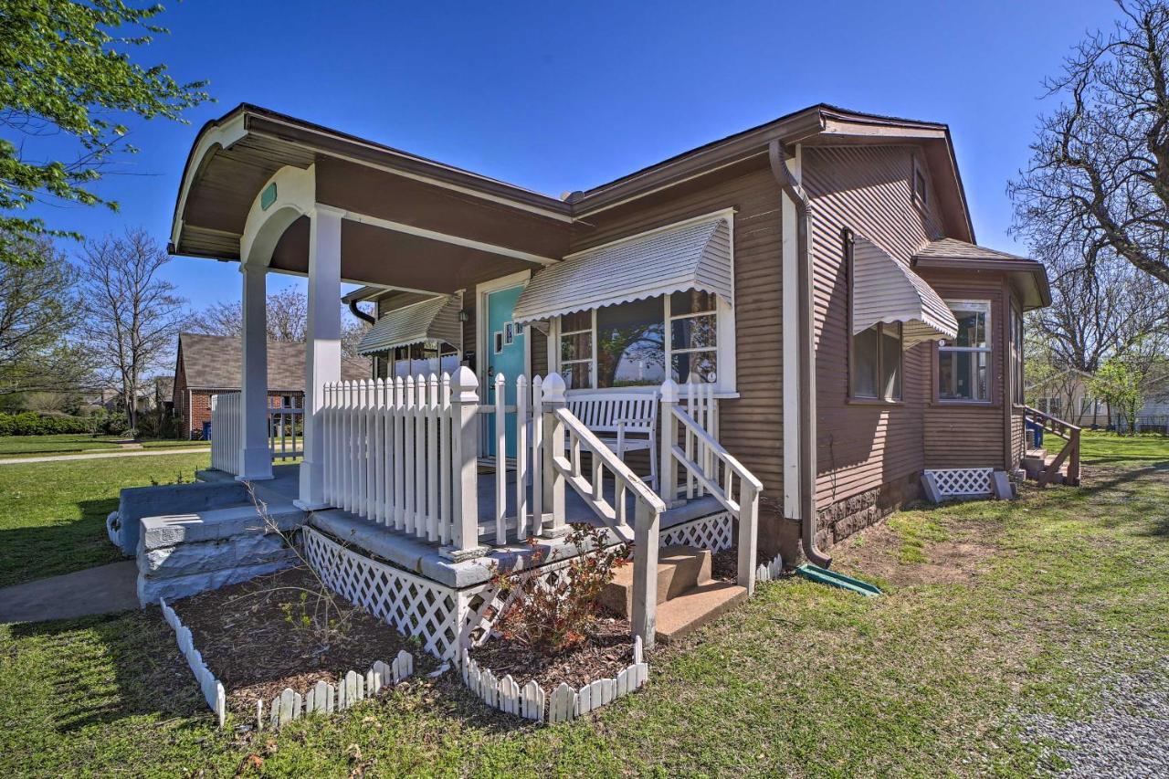 Amazing Musical Abode In Expo Square Neighborhood! *