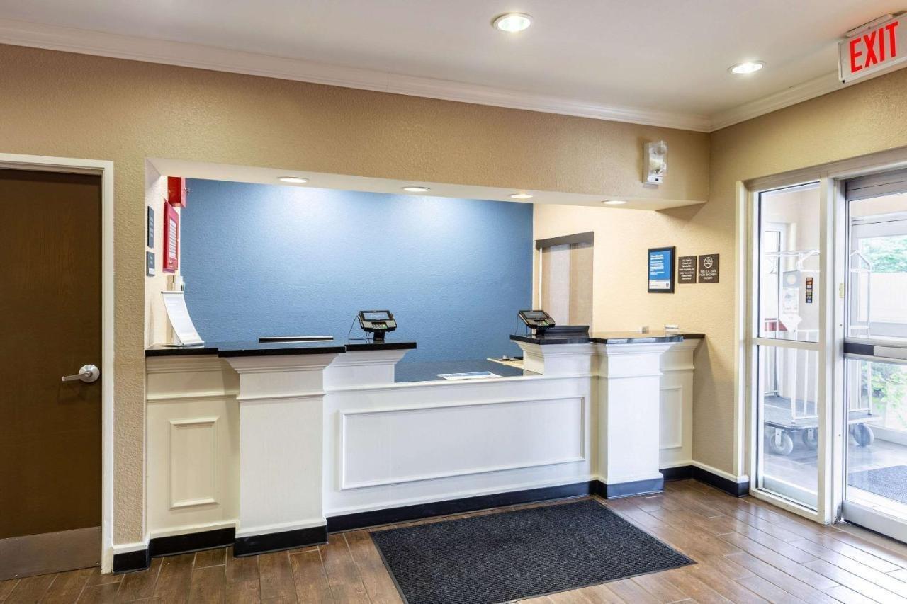 Comfort South - Woodland Hills