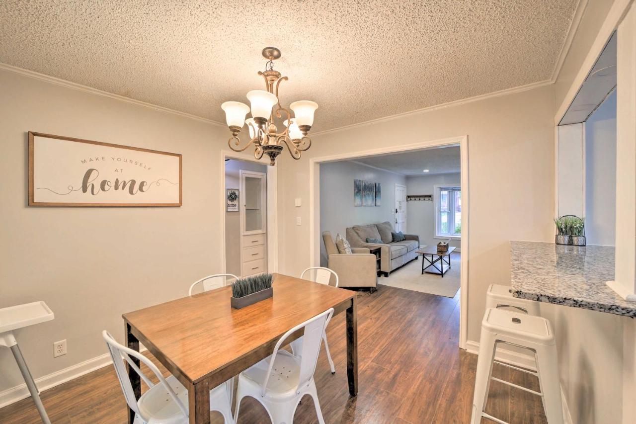 Pet-friendly Digs With Deck And Fenced Yard Holiday home Tulsa