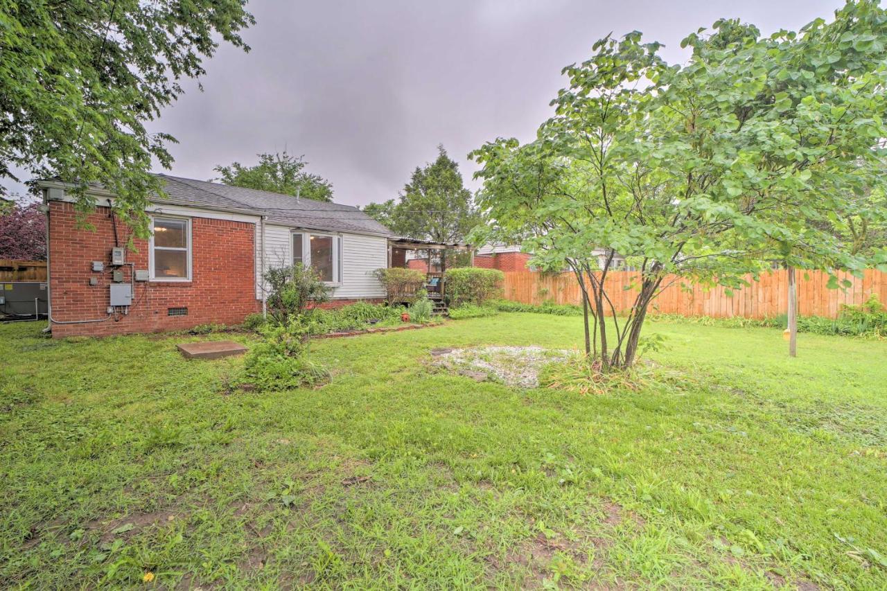 Pet-friendly Digs With Deck And Fenced Yard Tulsa