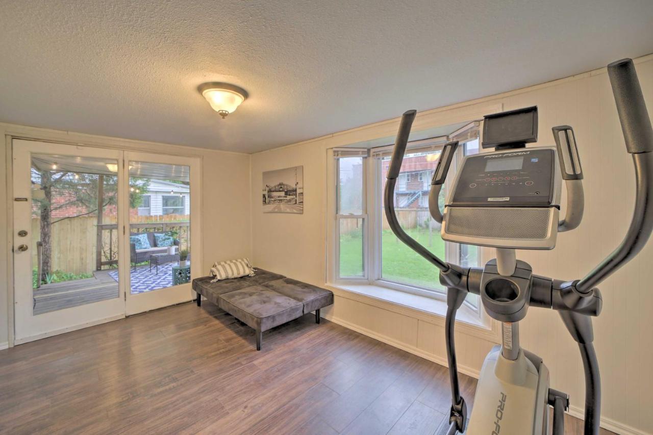Holiday home Pet-friendly Digs With Deck And Fenced Yard *
