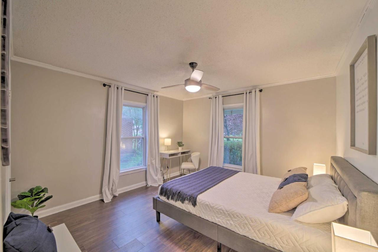 Pet-friendly Digs With Deck And Fenced Yard Holiday home Tulsa
