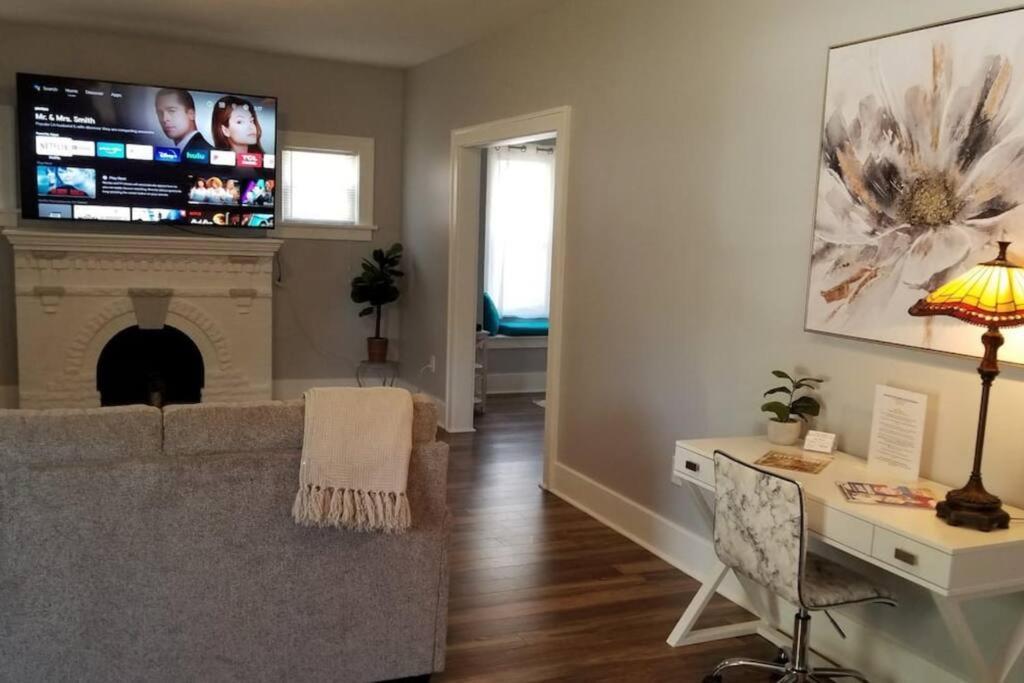 Cherry Street Luxury- Shopping-dining-by Downtown And Hospitals