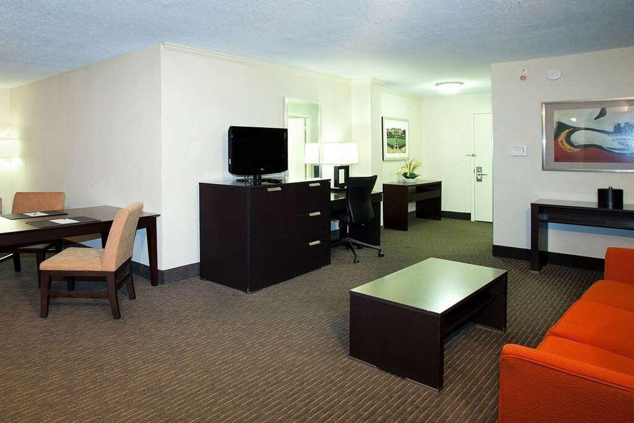 17 West Hotel, Ascend Collection