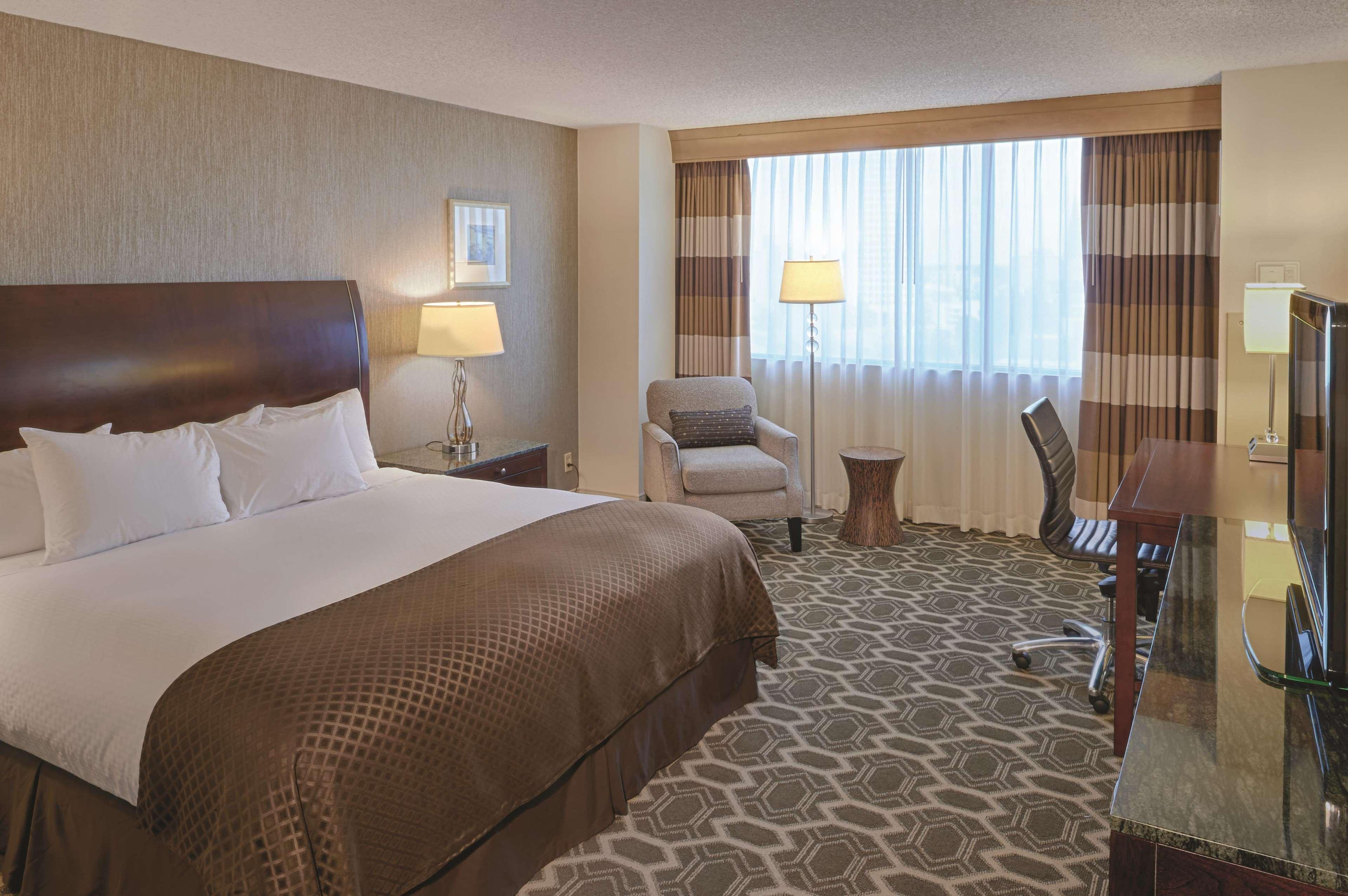 Doubletree By Hilton Downtown Hotel Tulsa