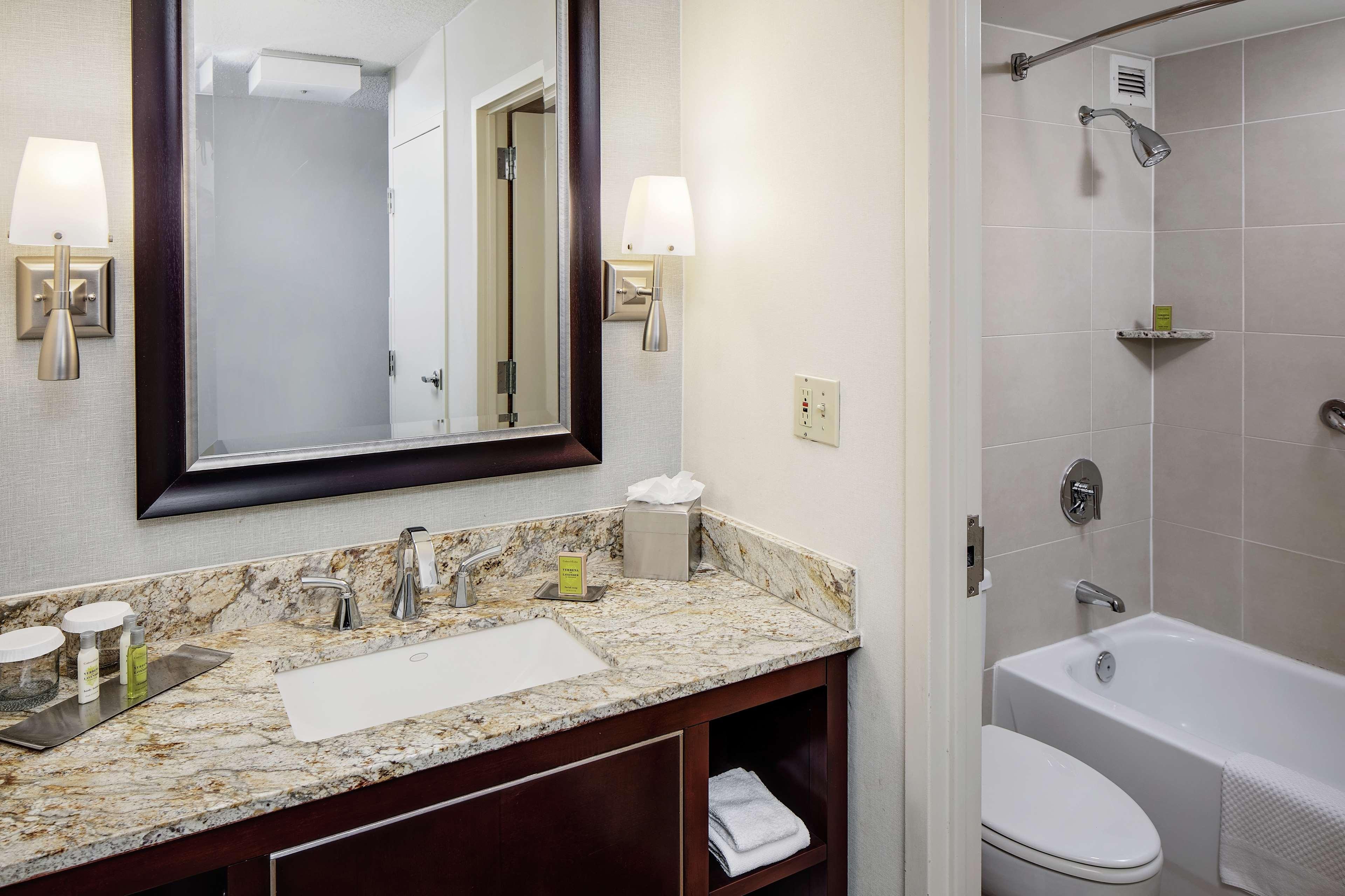 Hotel Doubletree By Hilton Downtown 4*
