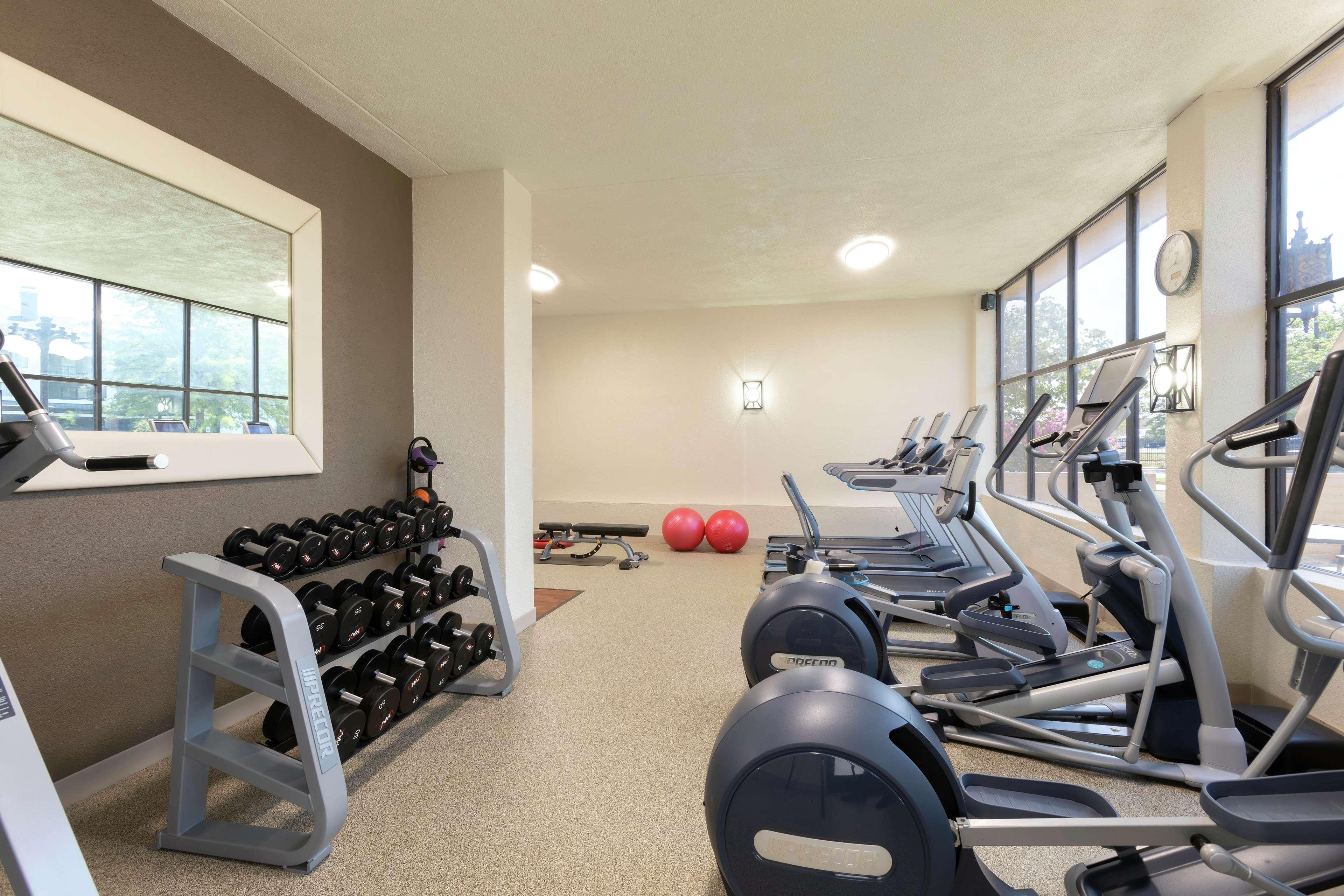 Embassy By Hilton I-44 Hotel 3*