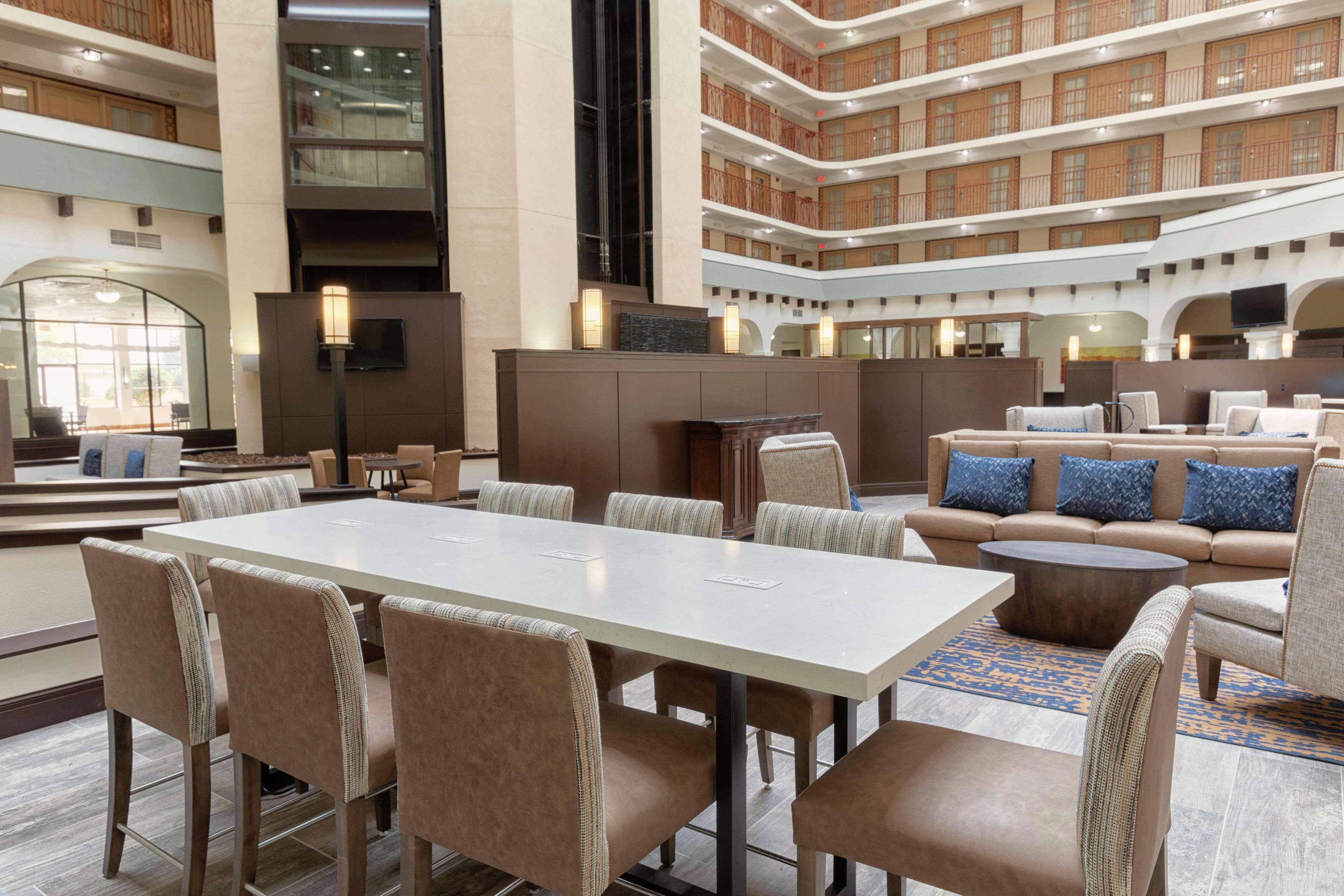 Embassy By Hilton I-44 Hotel