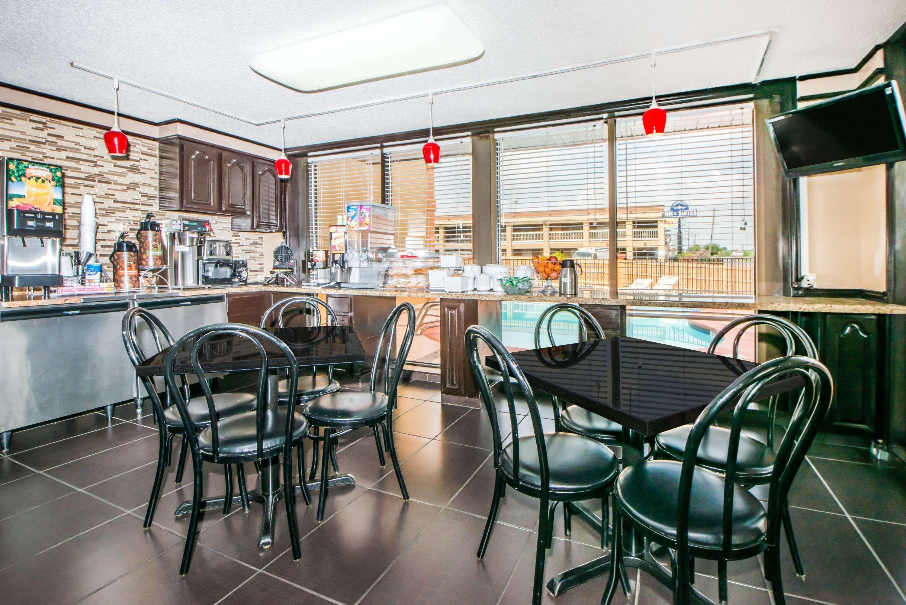 Super 8 By Wyndham Tulsa/arpt/st Fairgrounds Motel Tulsa