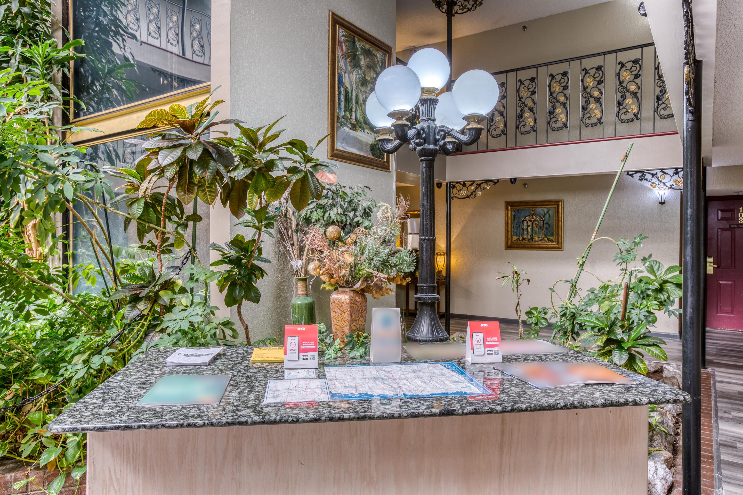 Hotel Oyo Townhouse Woodland Hills 2*