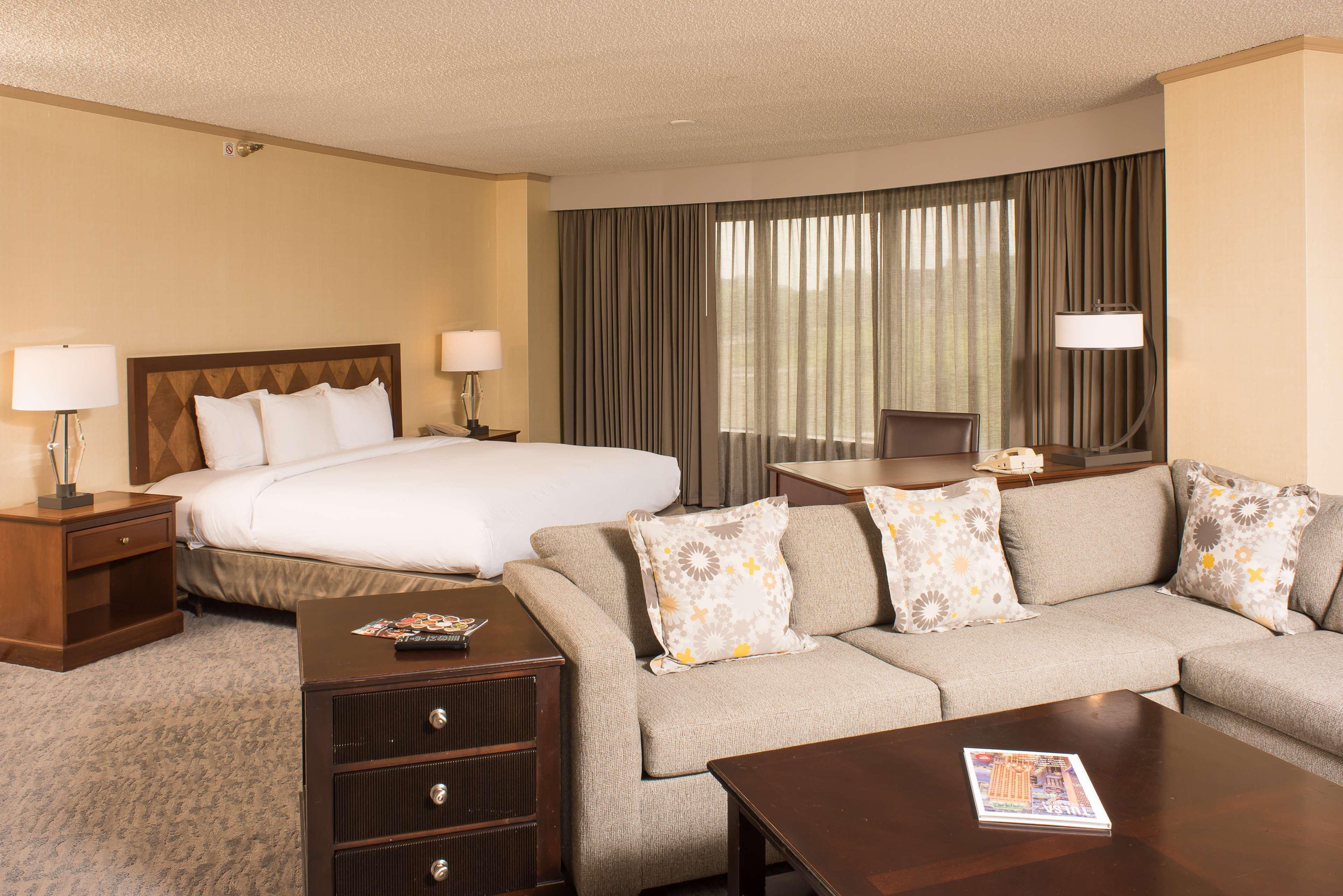 Hotel Doubletree By Hilton At Warren Place 3*