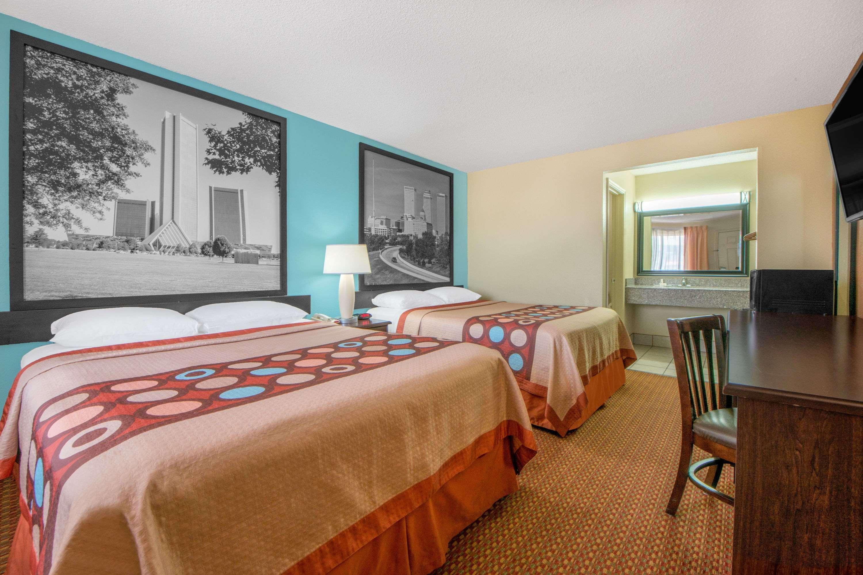 Super 8 By Wyndham Hotel 2*