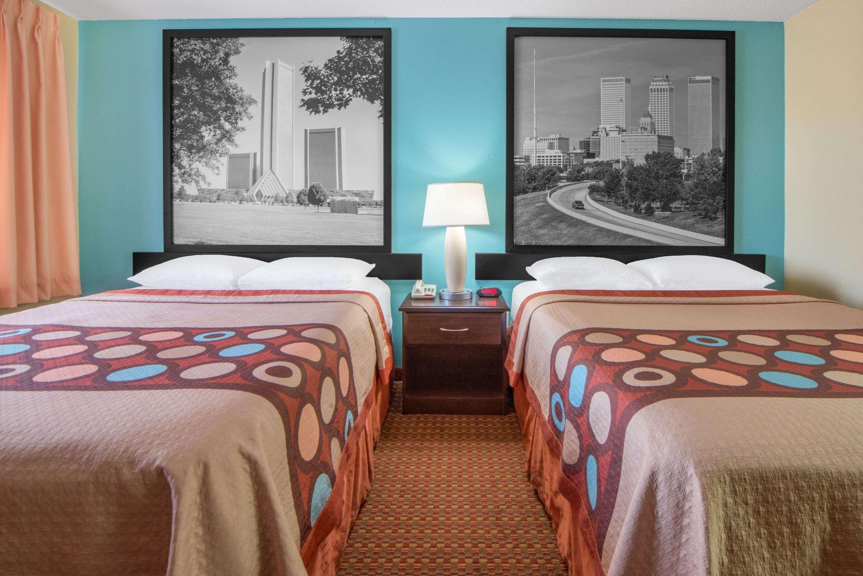 Super 8 By Wyndham Tulsa