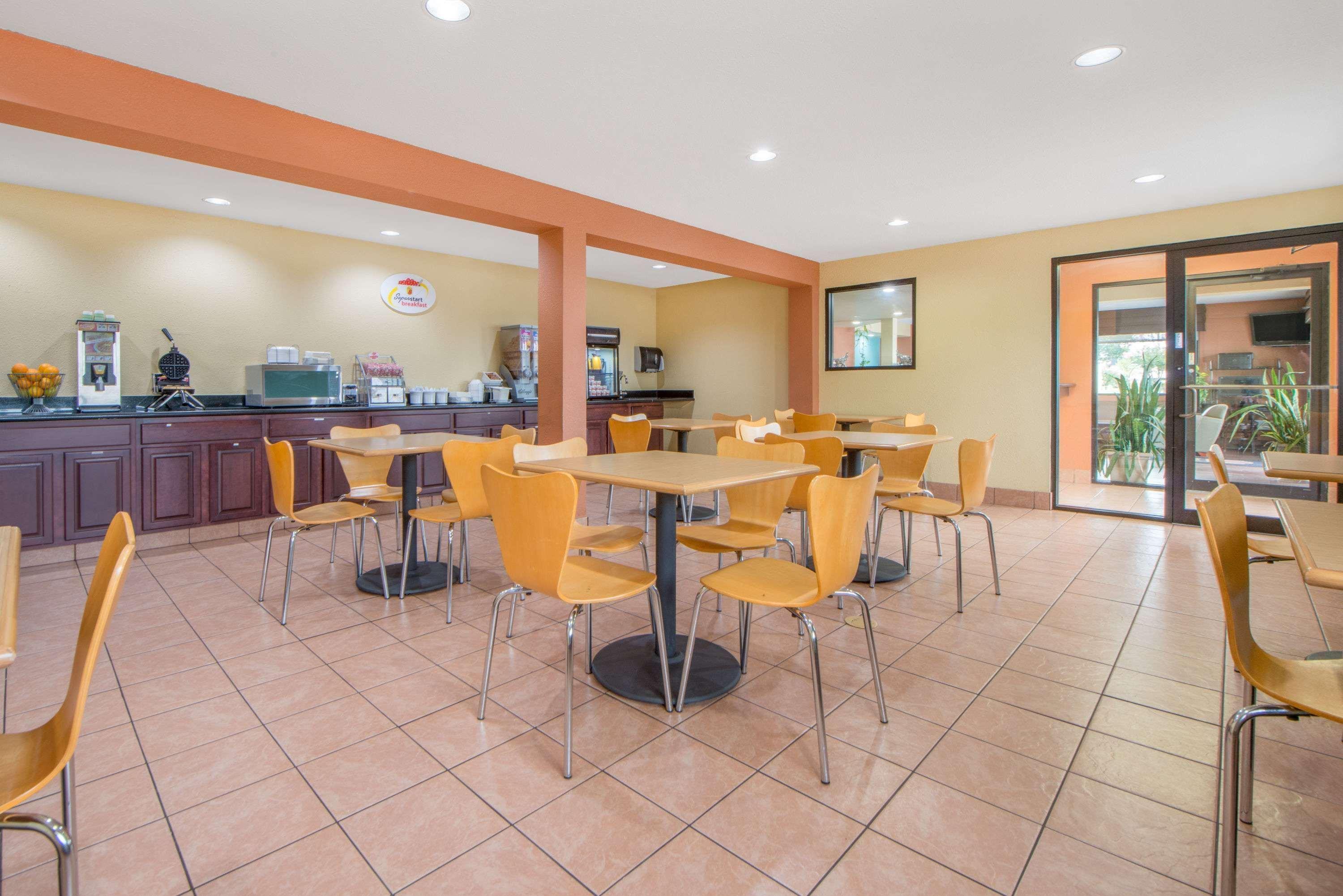 Super 8 By Wyndham 2*