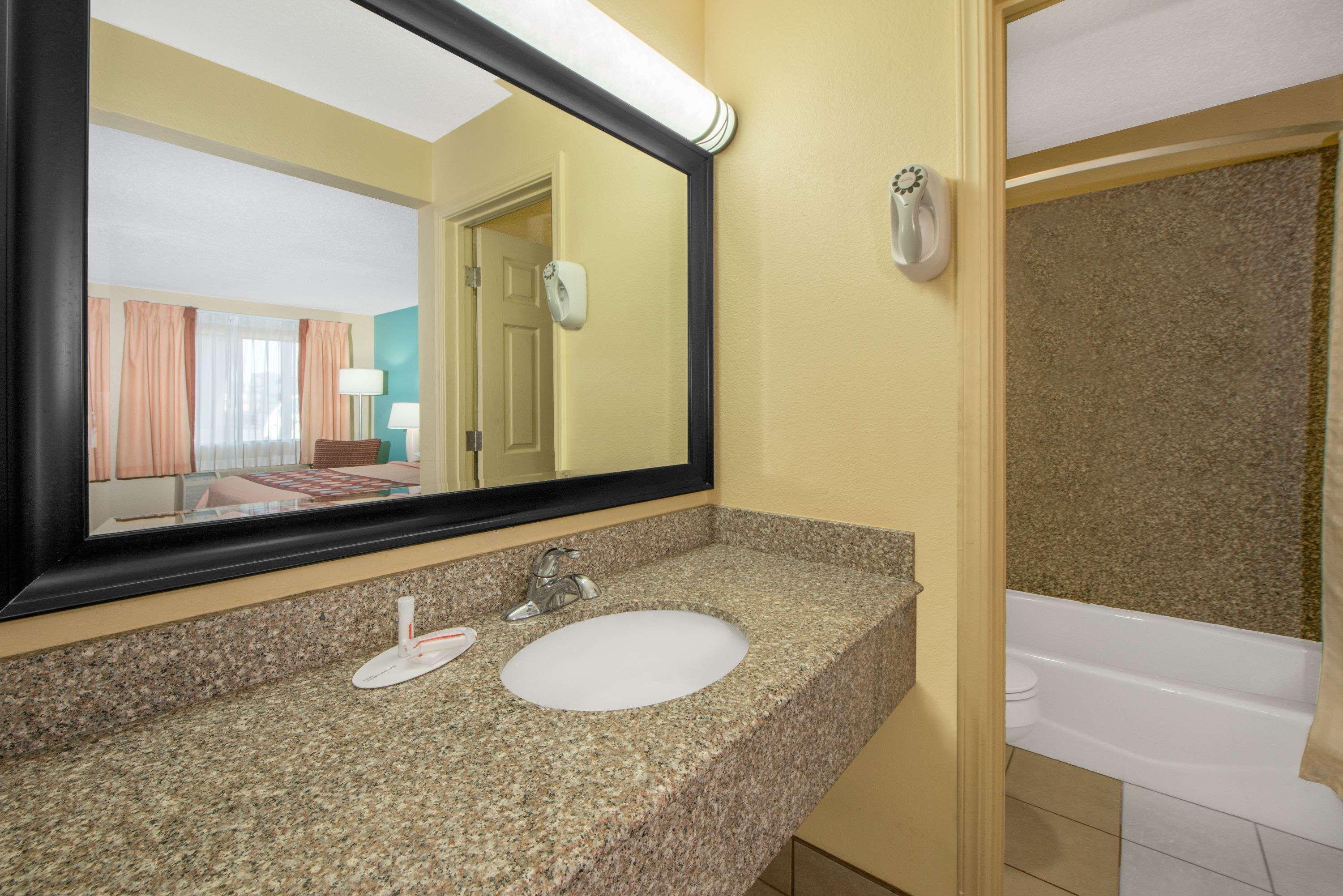Super 8 By Wyndham