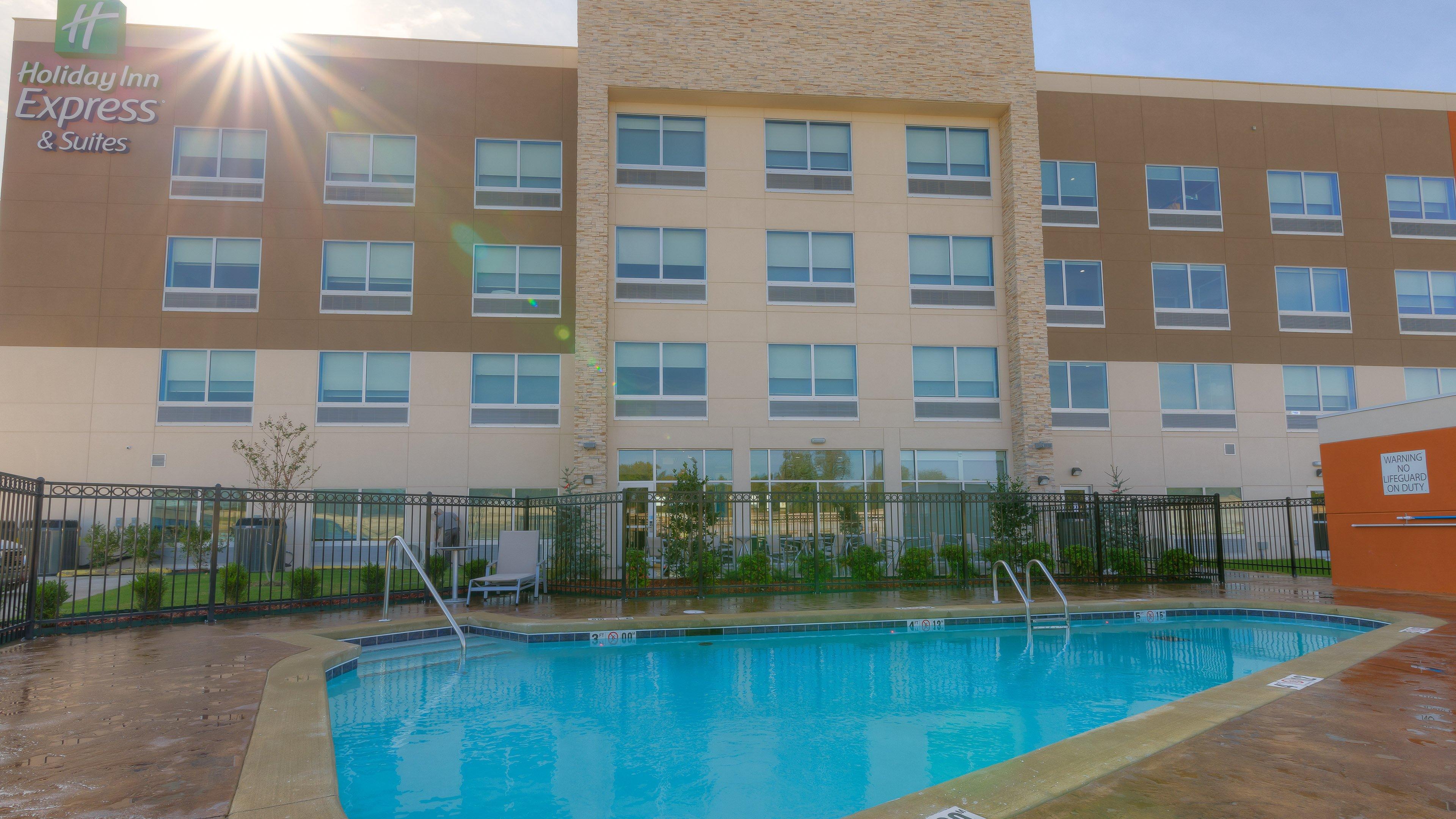 Express & Midtown By Ihg Hotel 3*