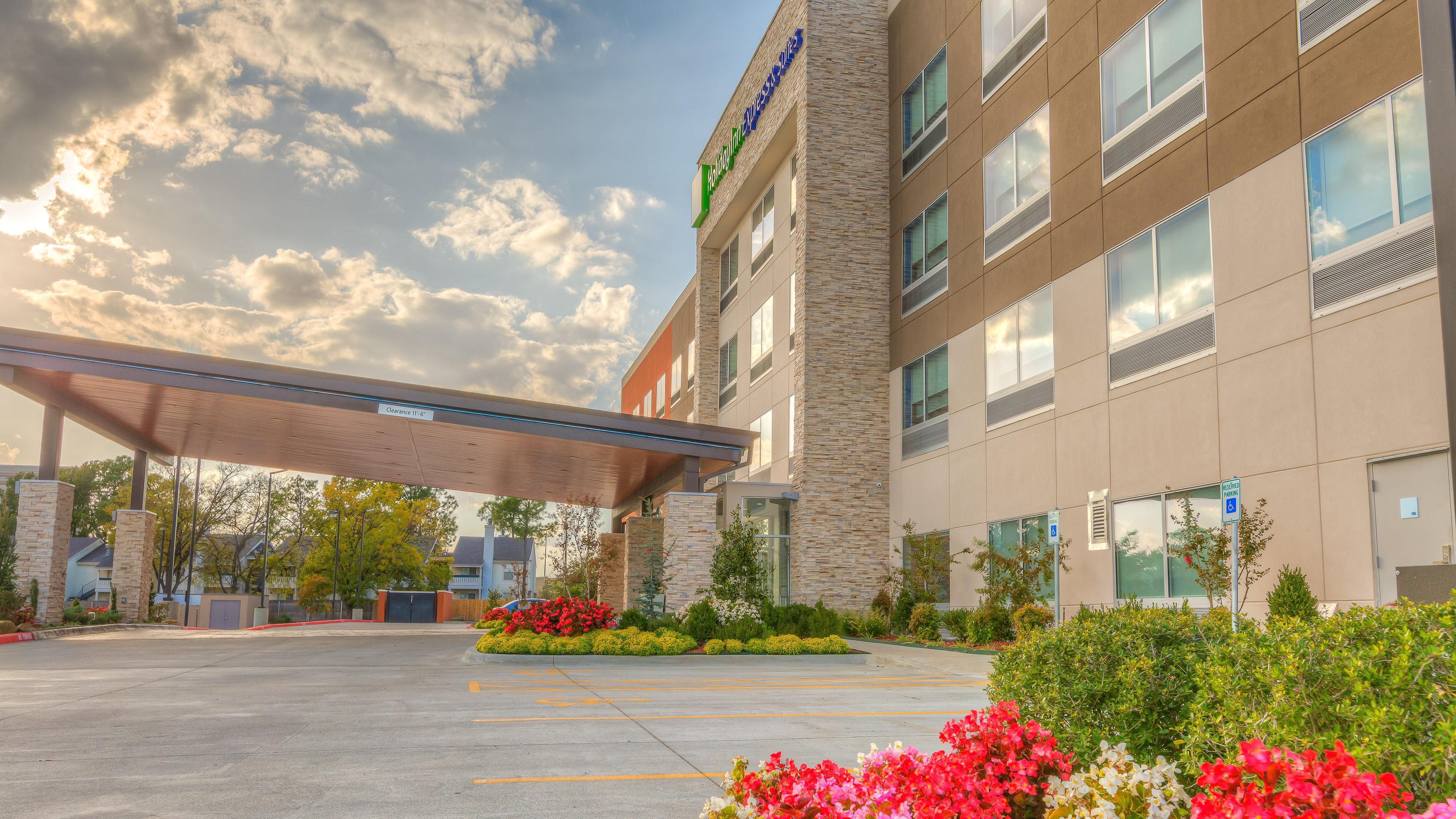 Express & Midtown By Ihg Hotel