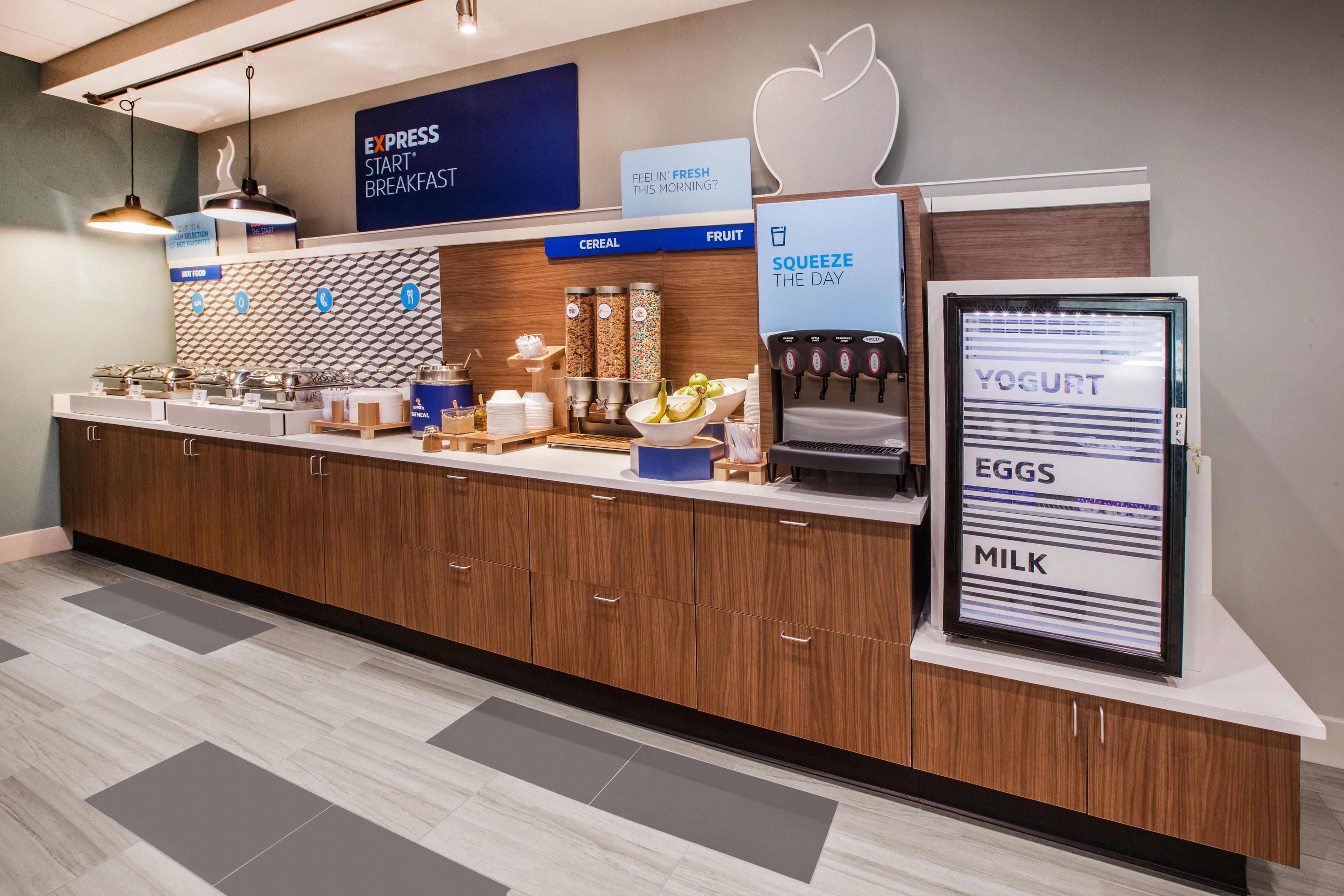 Express & Midtown By Ihg Hotel 3*