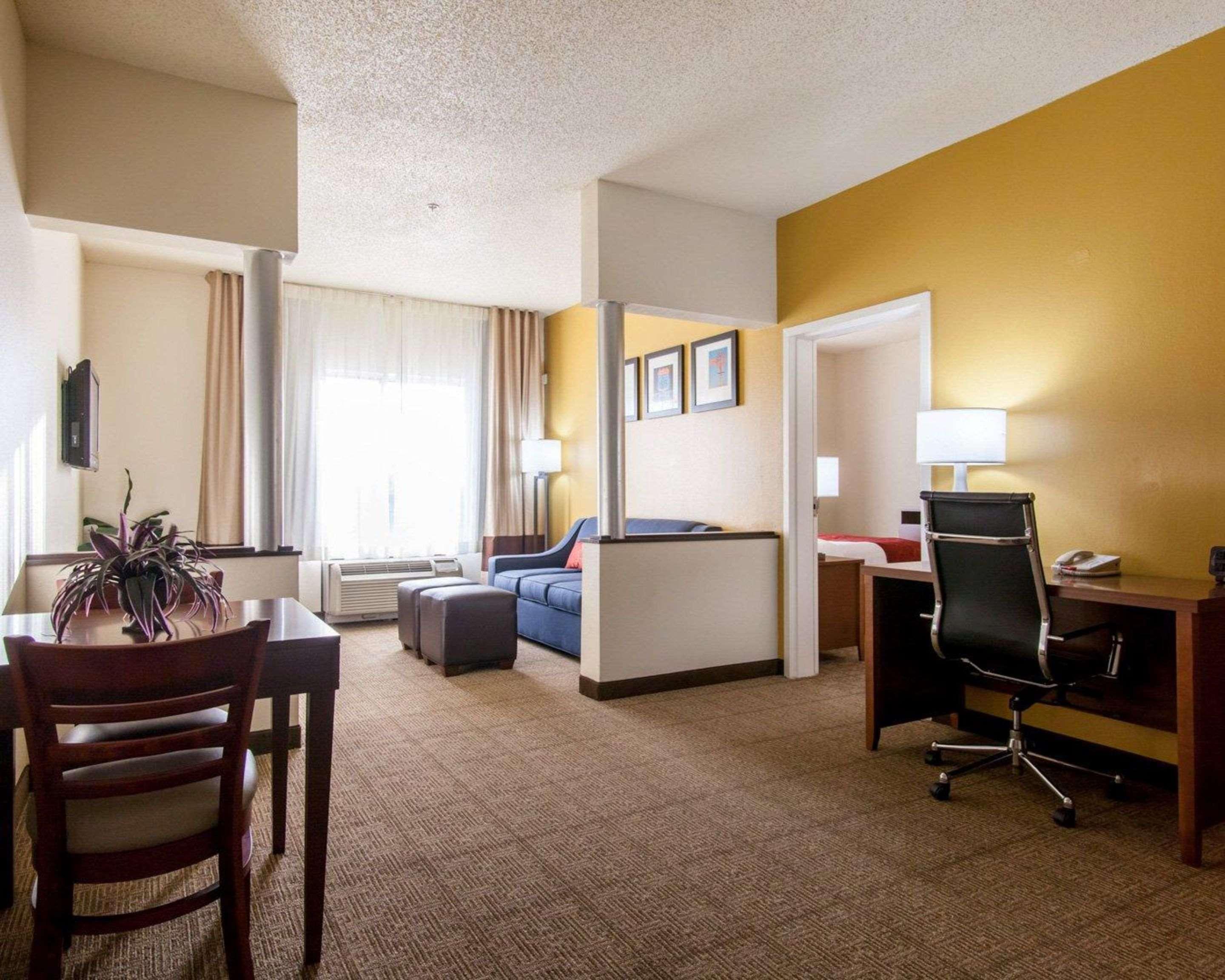 Hotel Comfort Central-i-44 3*