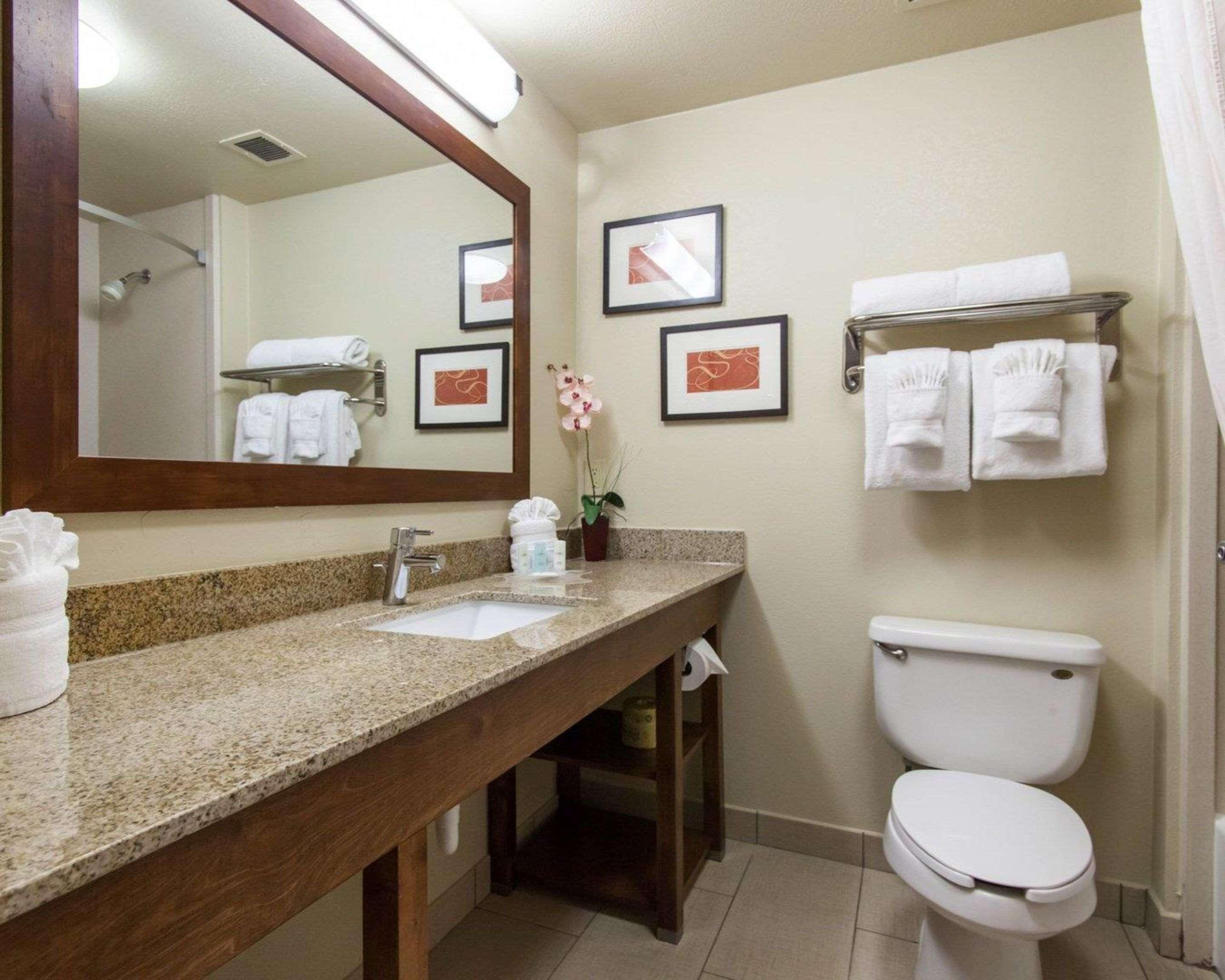 Comfort Central-i-44 Hotel