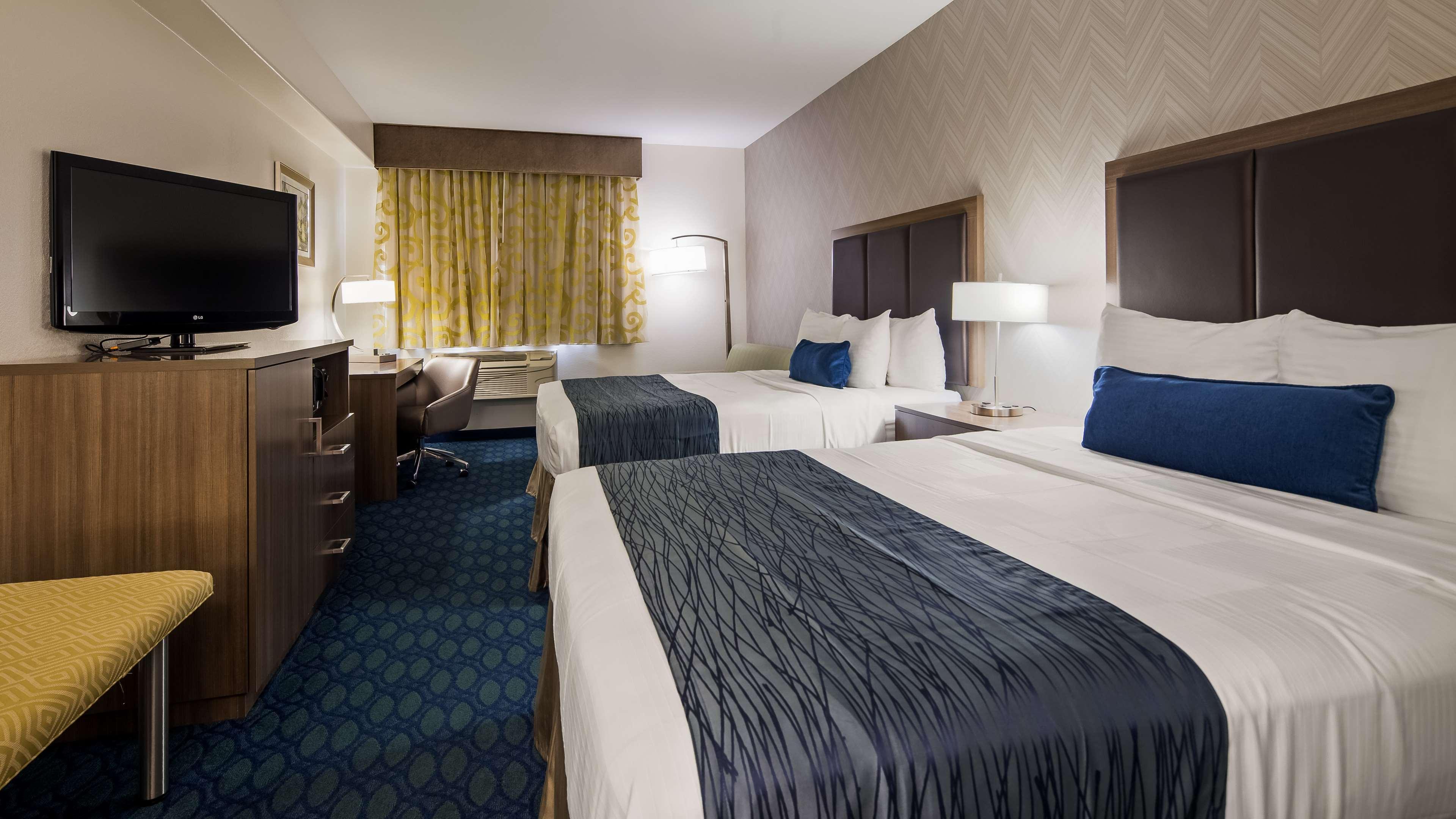 Western & Hotel 3*