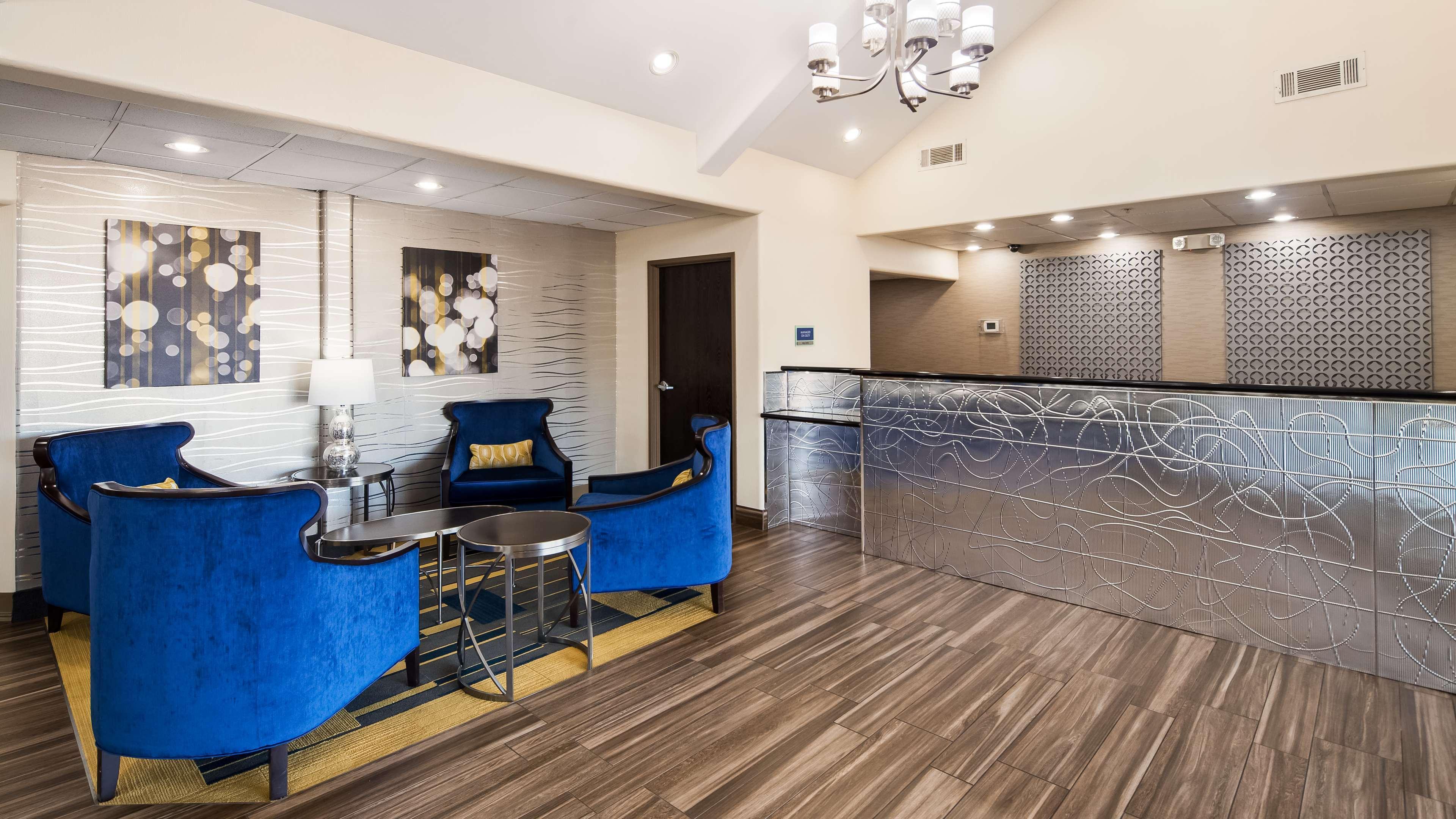 Western & Hotel 3*