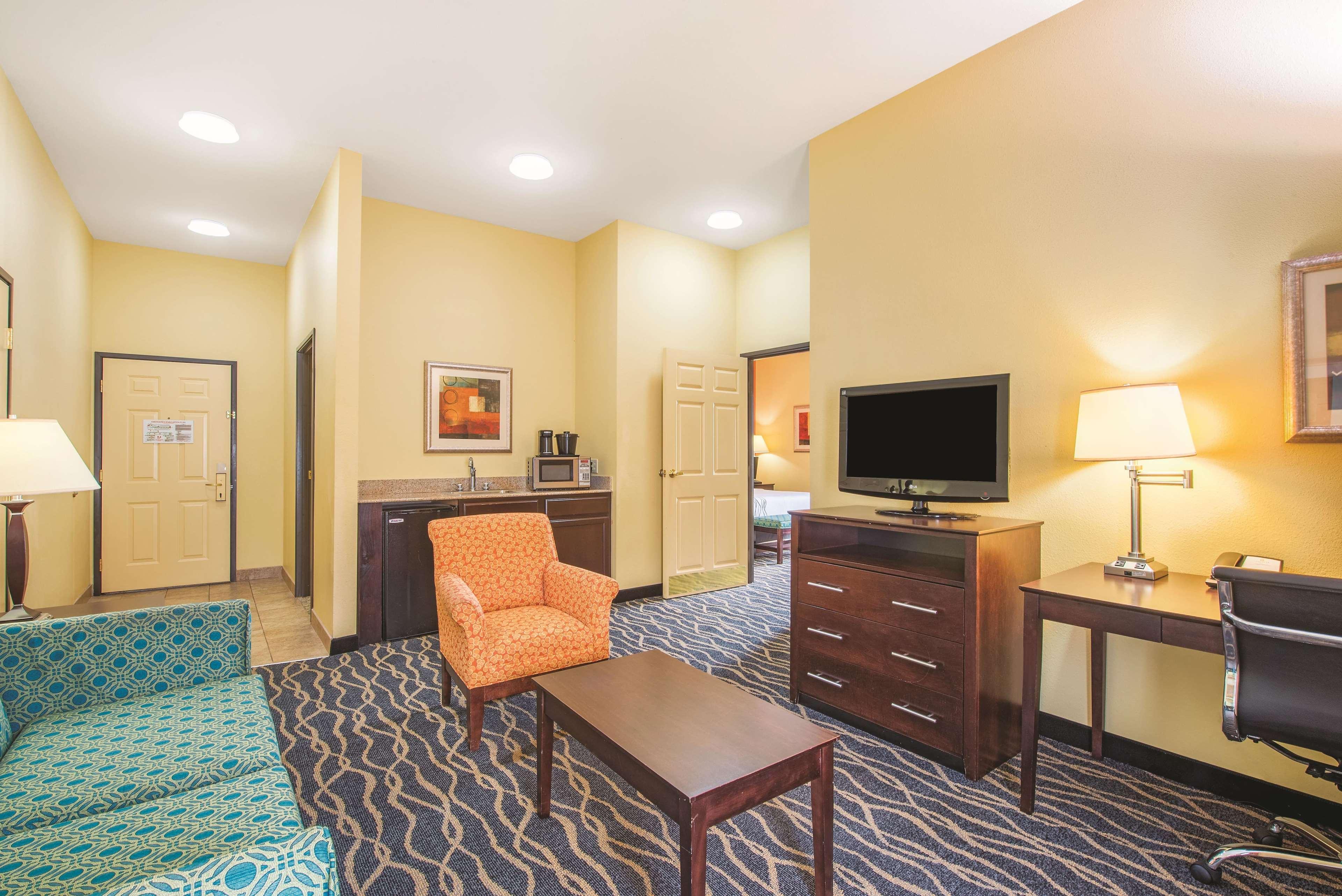 La Quinta By Wyndham Airport / Expo Square Hotel