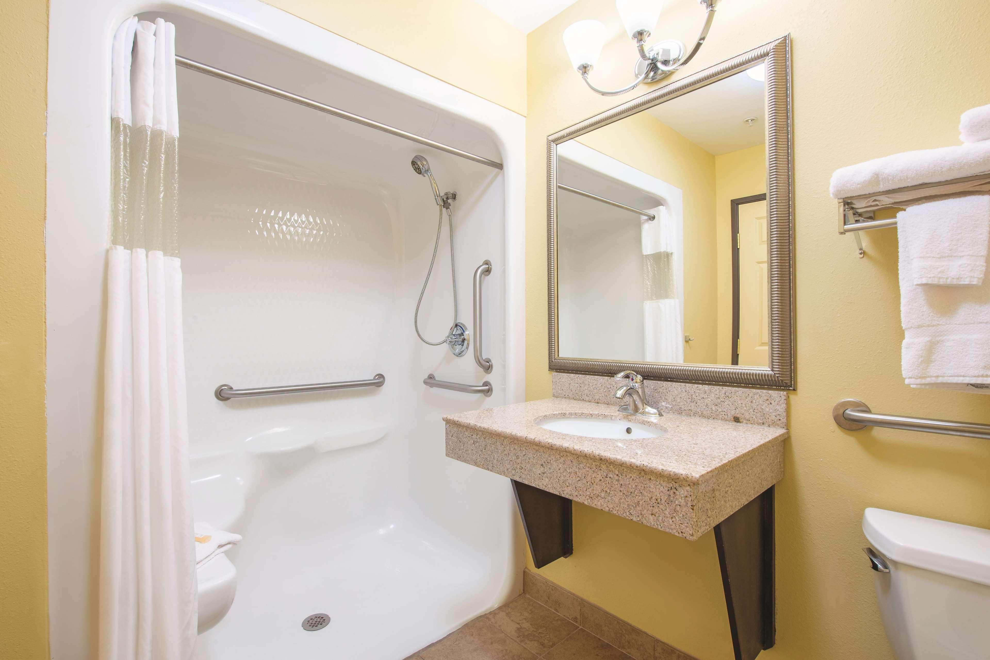 La Quinta By Wyndham Airport / Expo Square