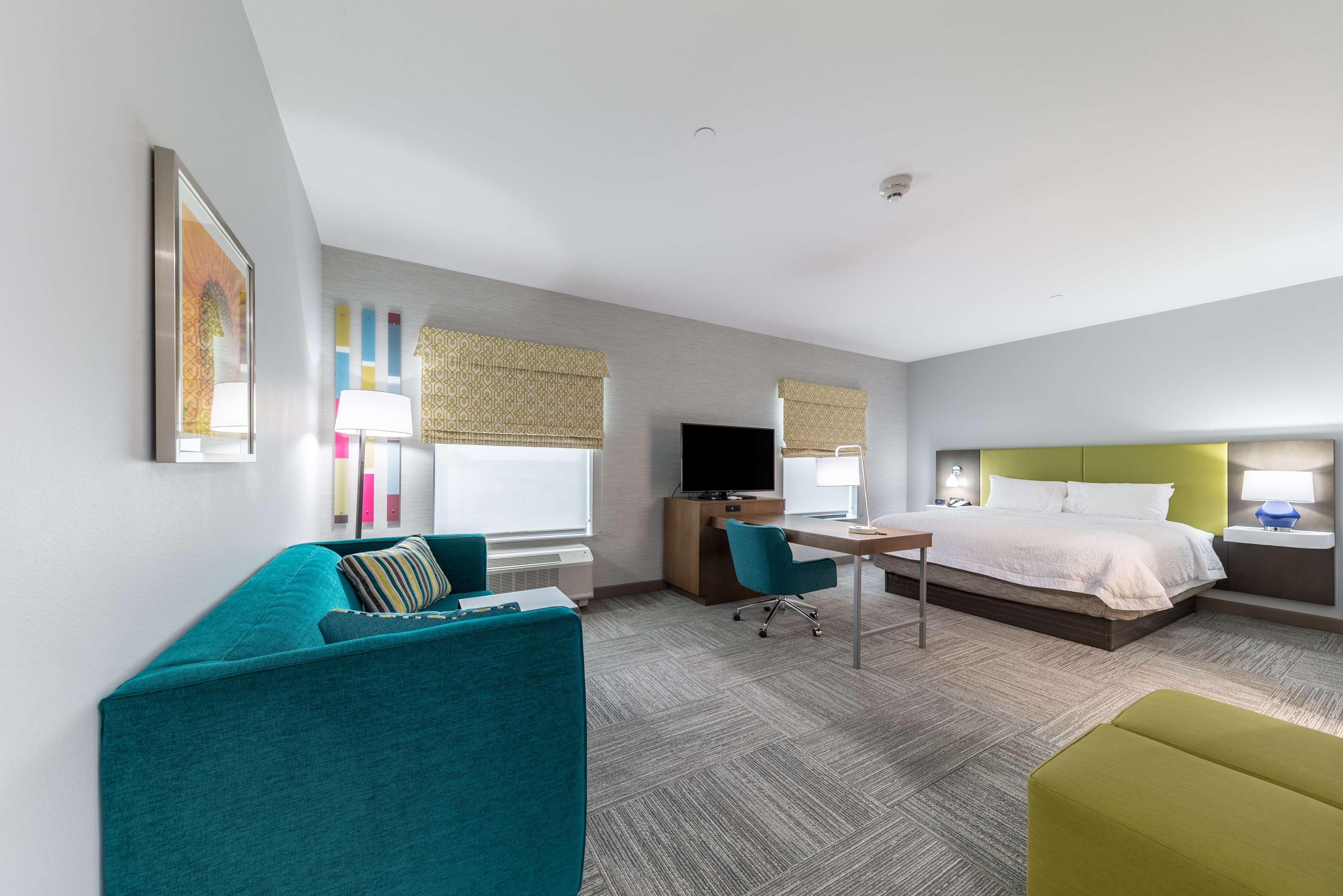 Hotel Hampton & Tulsa-woodland Hills 3*