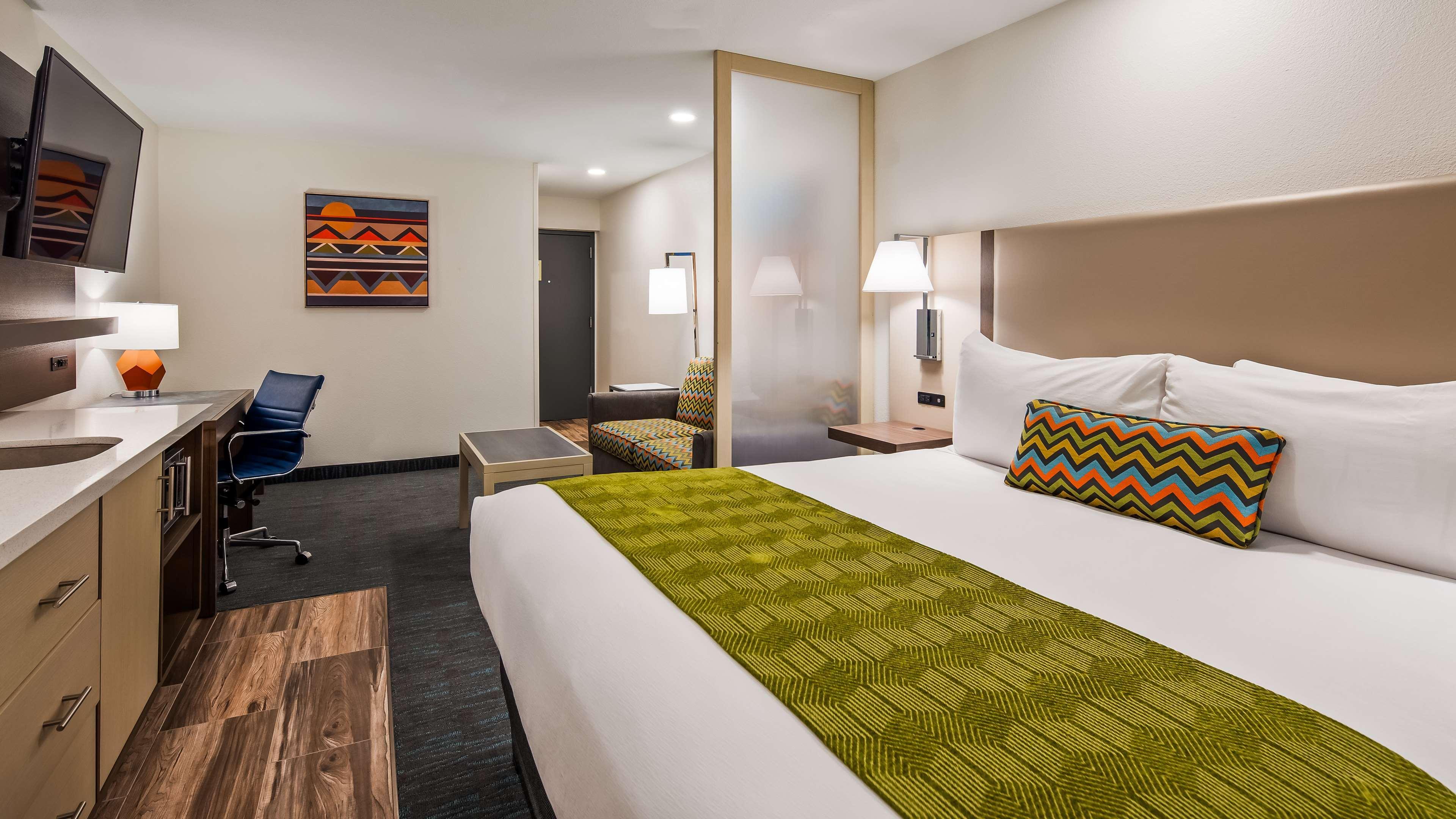 La Quinta & By Wyndham Downtown - Route 66
