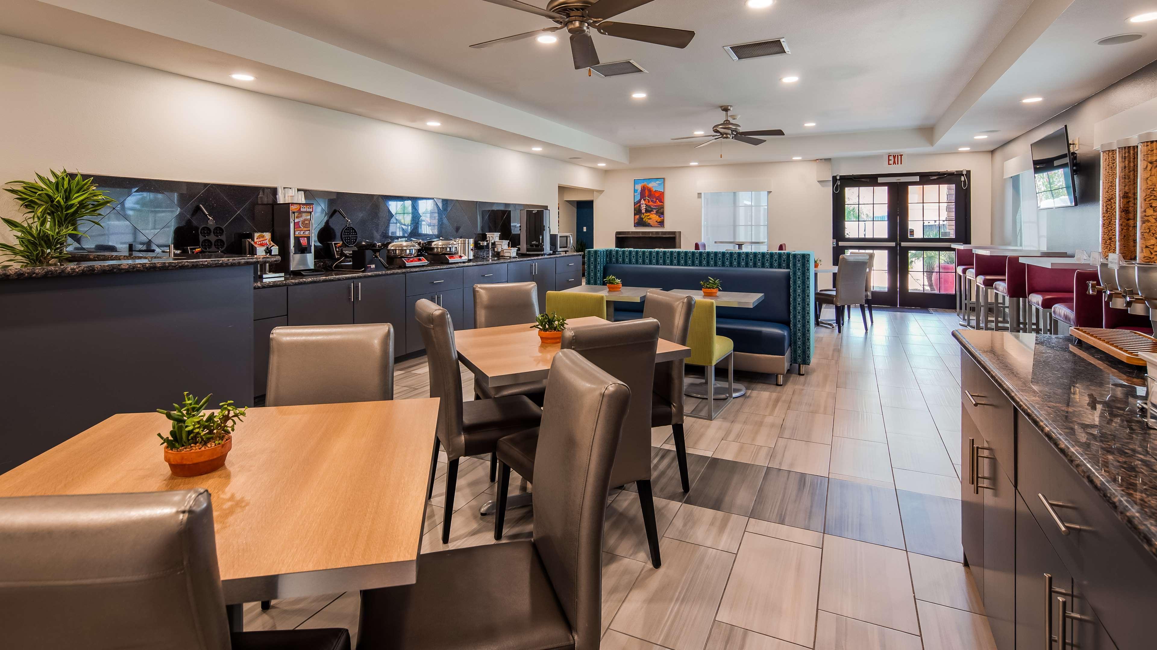 Hotel La Quinta & By Wyndham Downtown - Route 66 3*