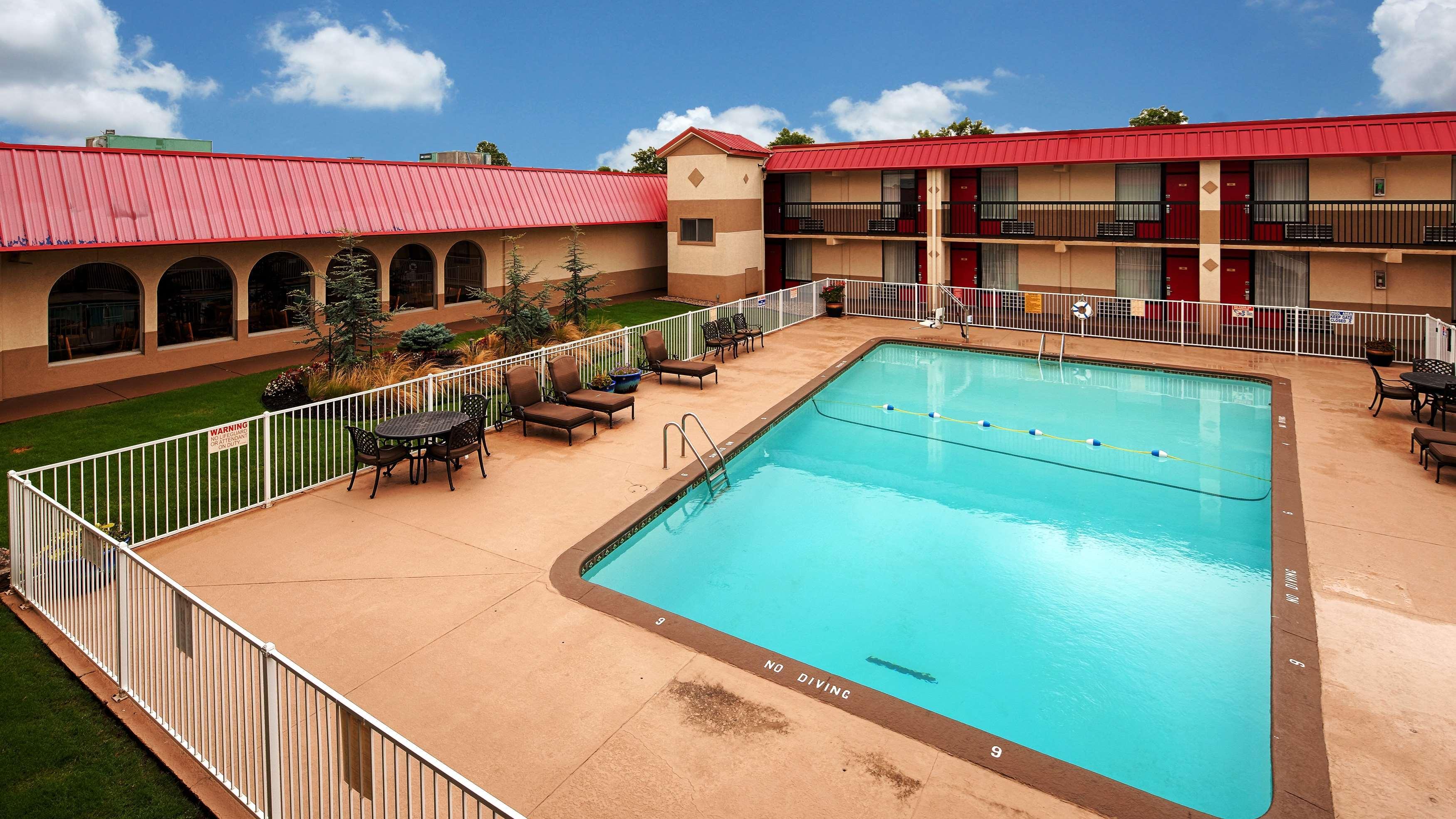 Hotel Western Airport 3*