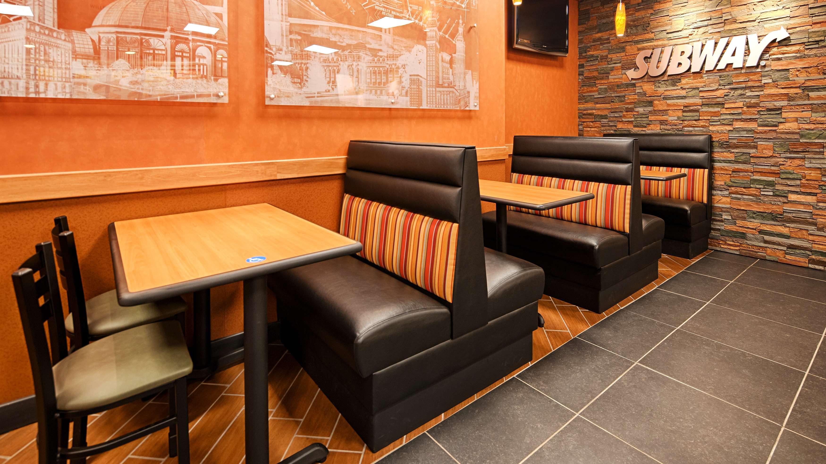 Hotel Western Airport 3*