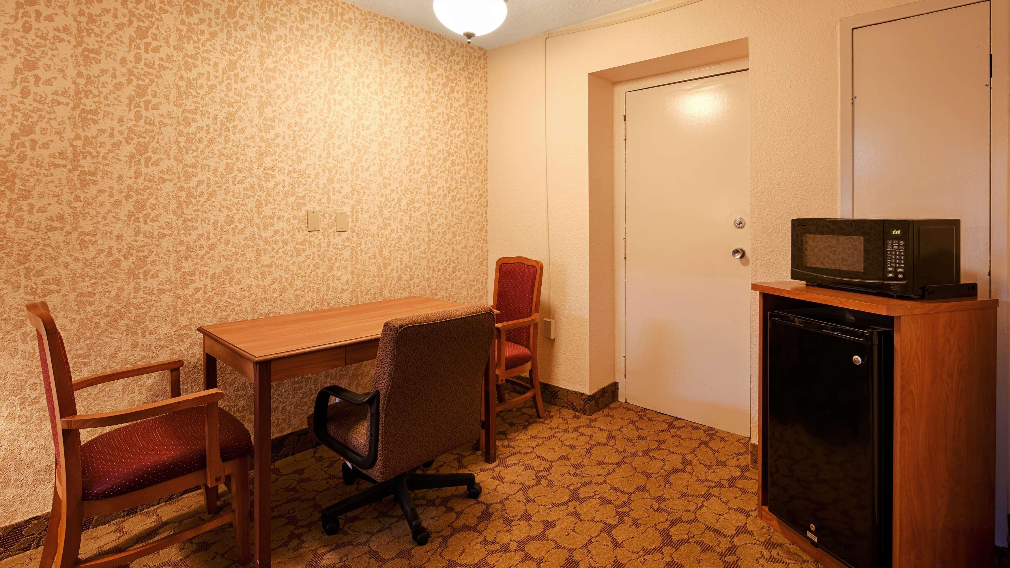 Hotel Western Airport