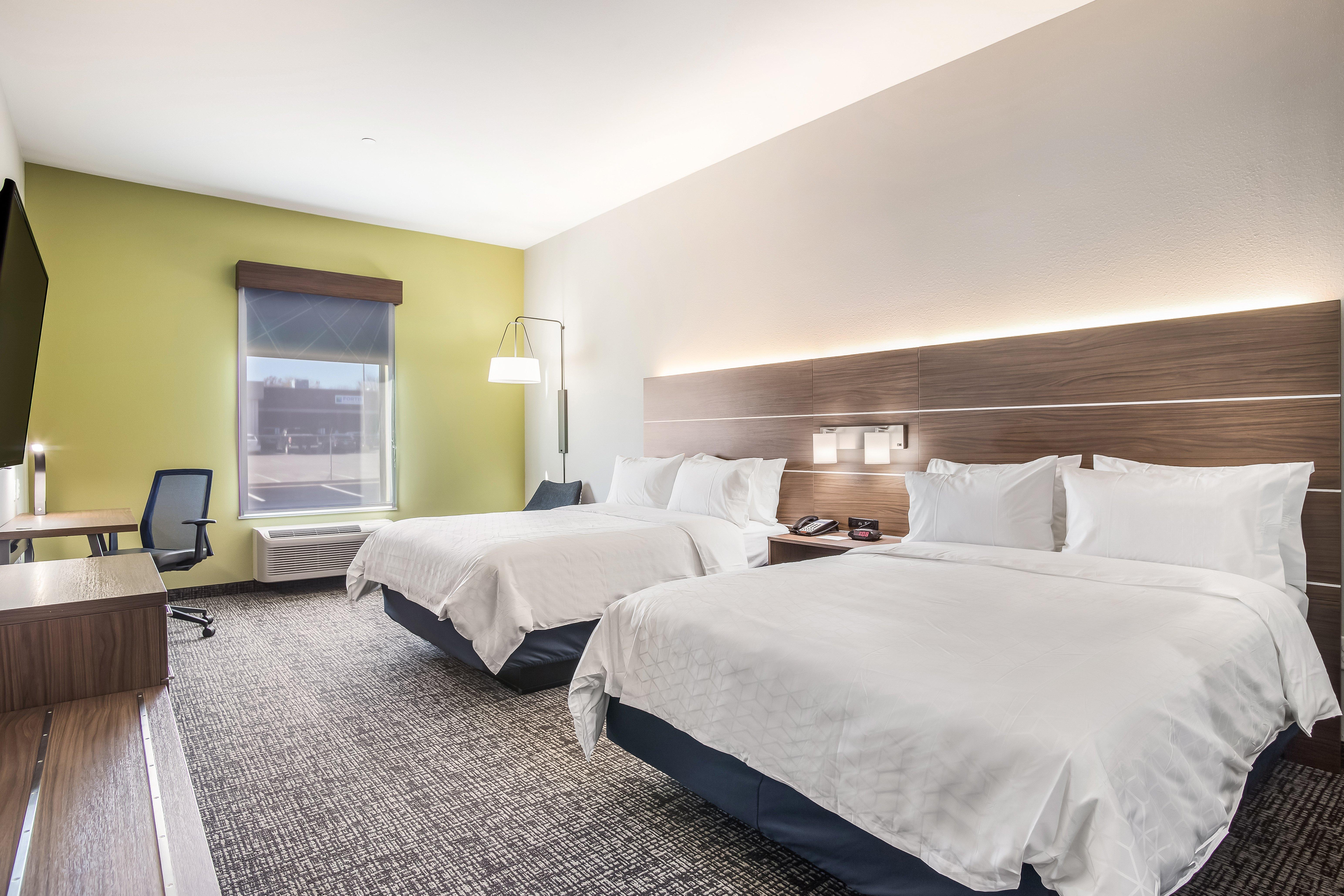 Express & East - Catoosa By Ihg Hotel