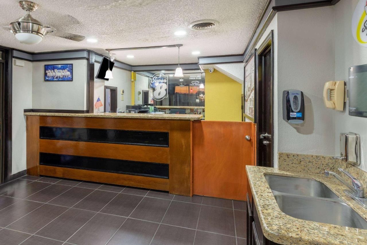 Super 8 By Wyndham Tulsa/arpt/st Fairgrounds
